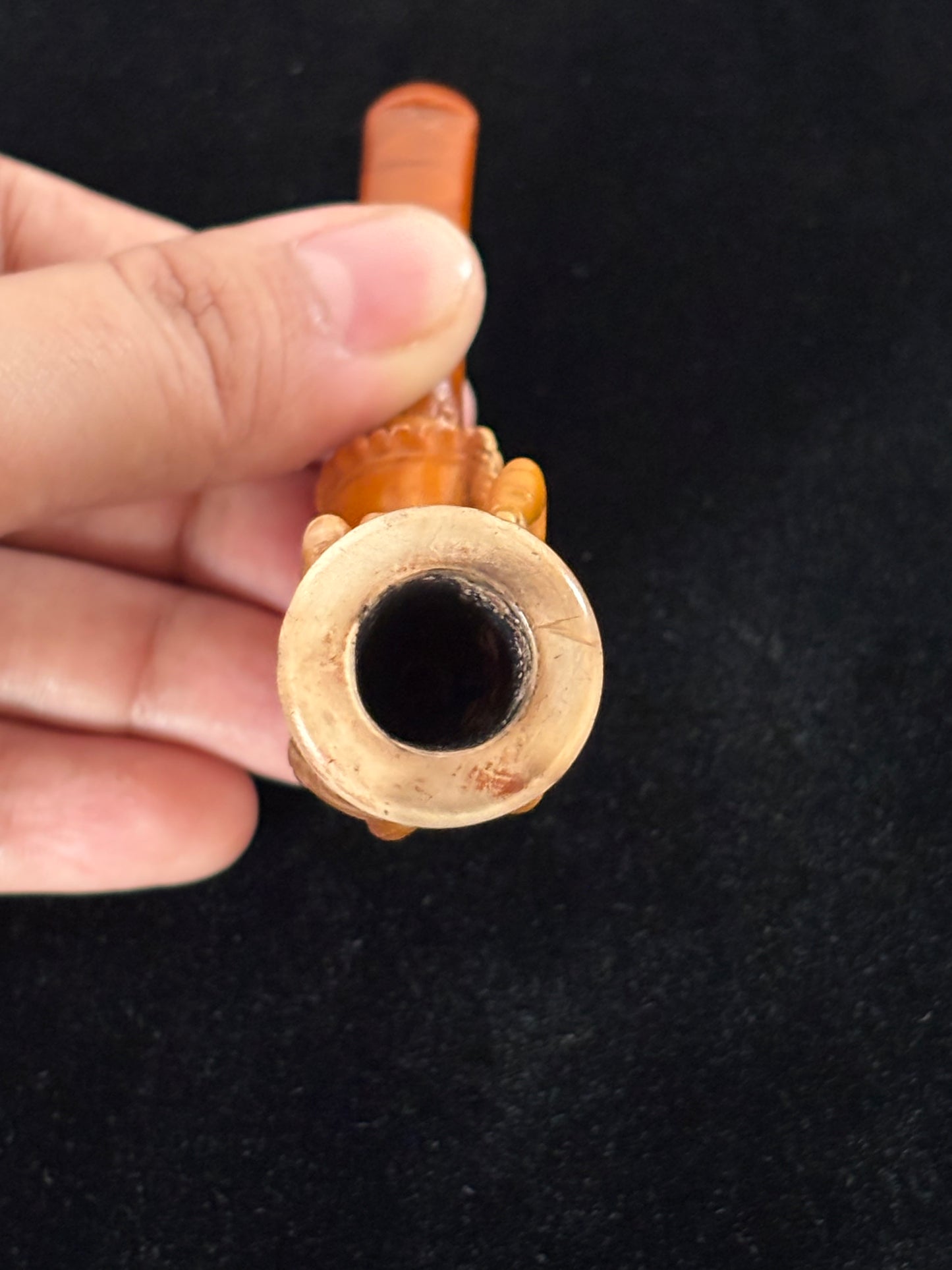 Pipa Artigianale in Schiuma di Mare – Scultura a Forma di Mano