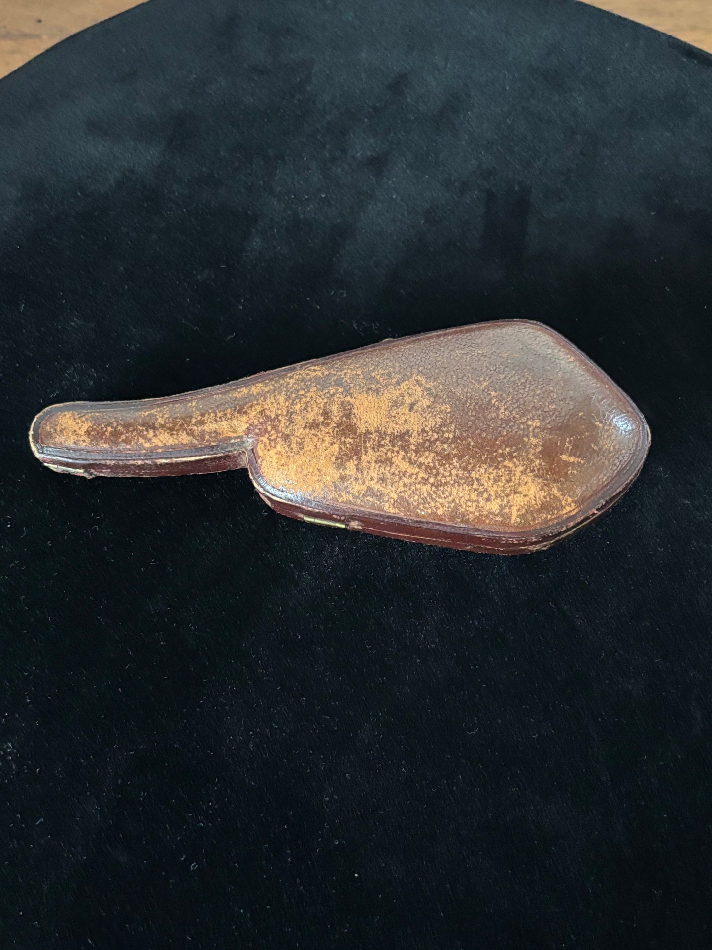 Antike Meerschaumpfeife – Geflügelte Frau mit Füllhorn – Dekorative Kunst, 19.–20. Jahrhundert