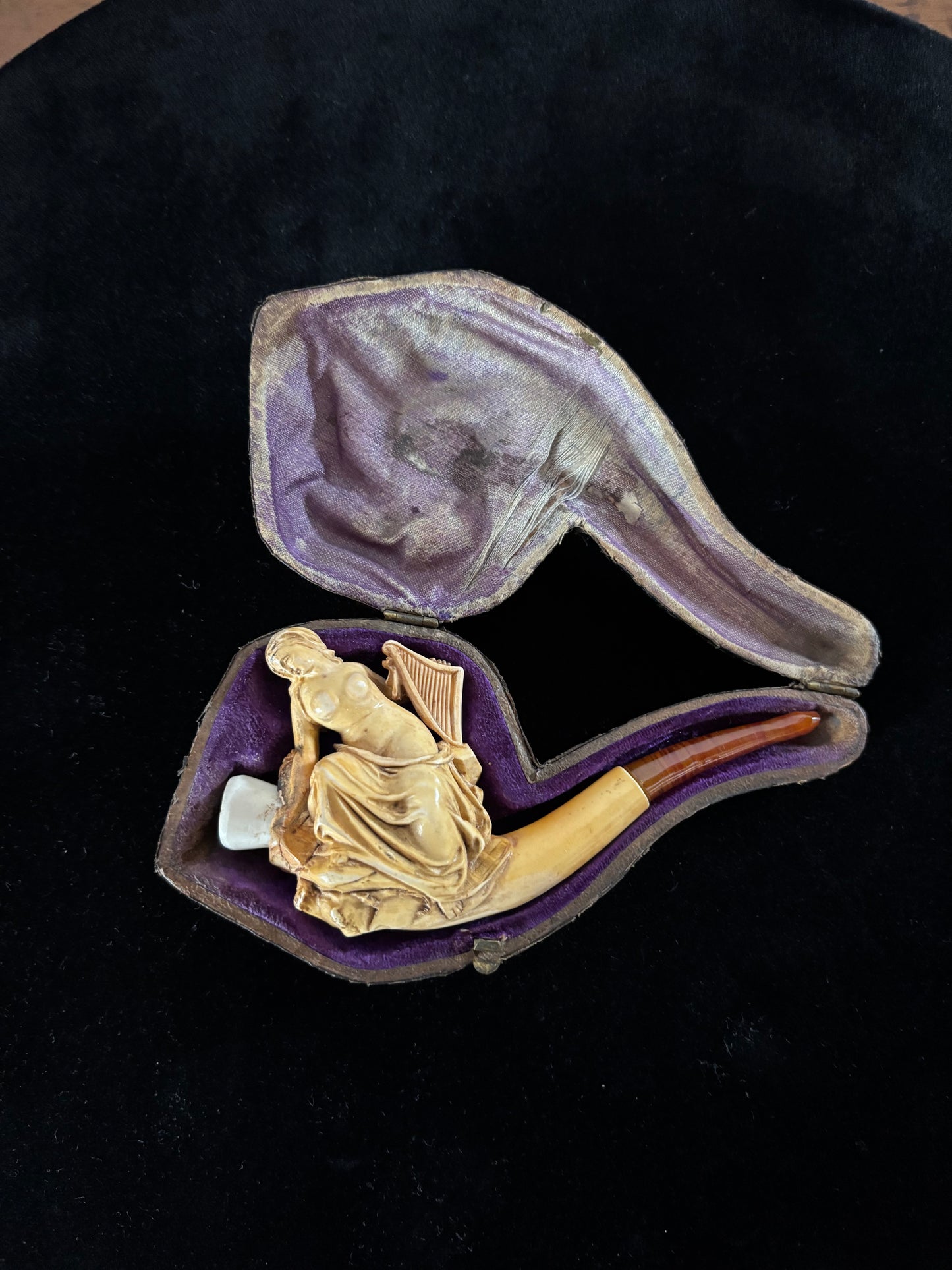 Pipa in Schiuma di Mare – Figura Femminile con Arpa, Parte Superiore Rimovibile