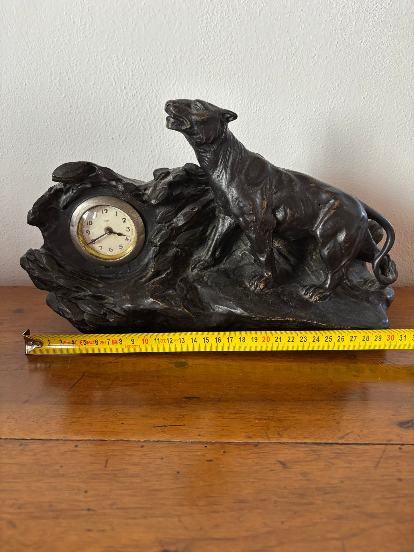 Orologio da Tavolo Art Déco con Pantera – Terracotta Effetto Bronzo – Anni ’30-’40 – Funzionante