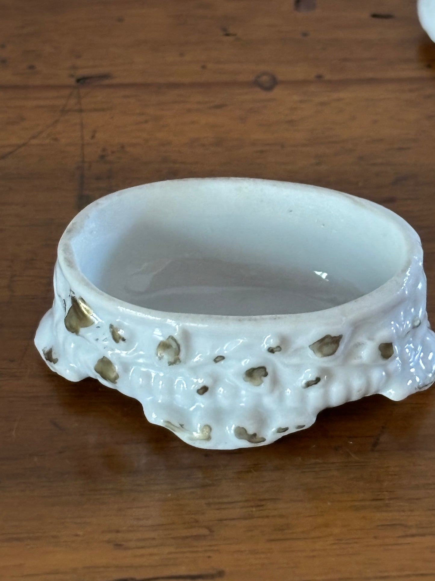 Scatoletta in ceramica tedesca fine '800 – Cappuccetto Rosso e il lupo