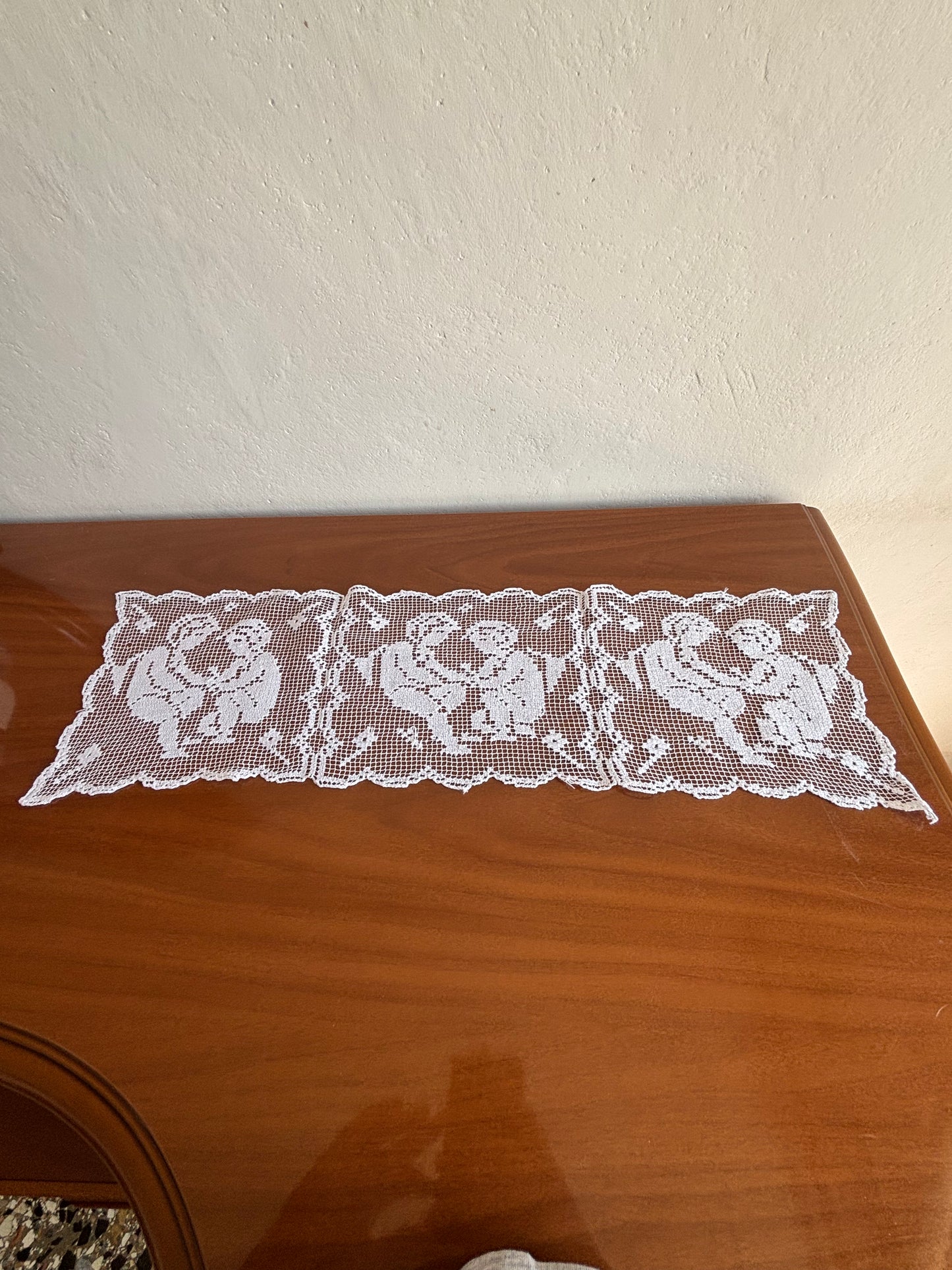 Set di inserzioni in filè lavorate interamente a mano – decorazioni floreali e angeli