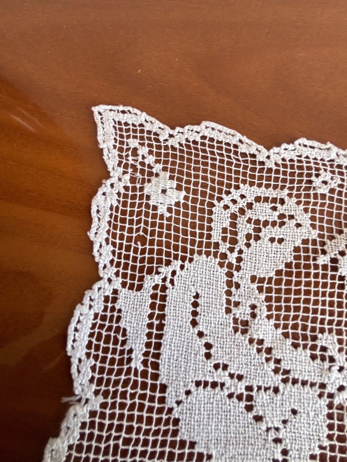 Set di inserzioni in filè lavorate interamente a mano – decorazioni floreali e angeli