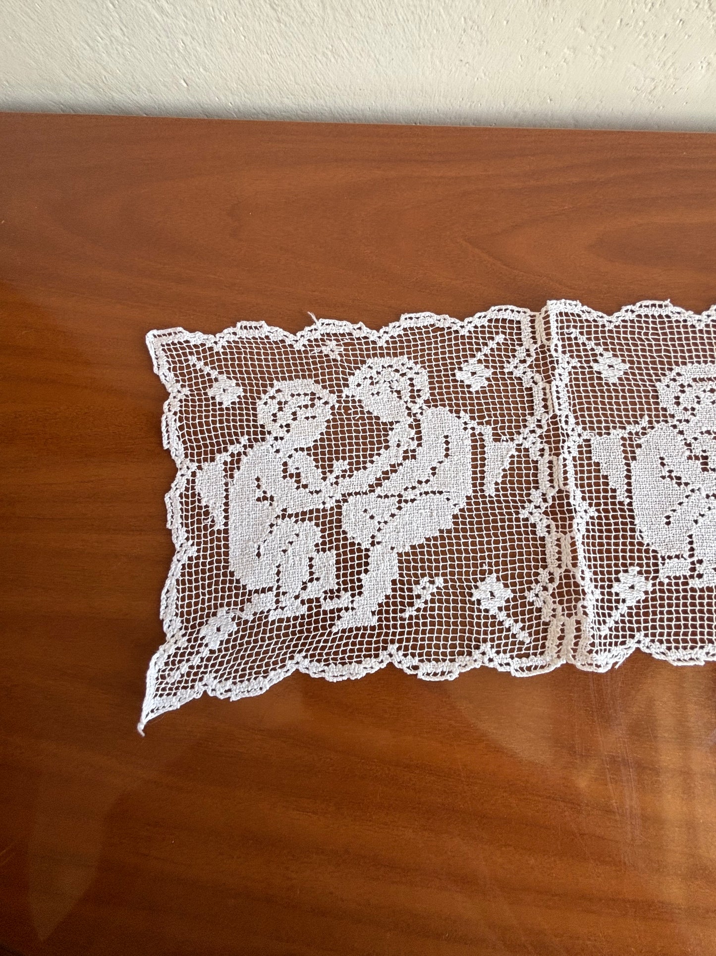 Set di inserzioni in filè lavorate interamente a mano – decorazioni floreali e angeli