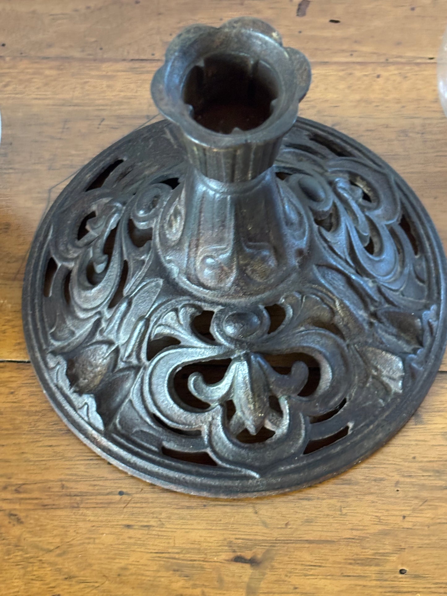 Lampada a Petrolio Antica in Ceramica e Metallo – Anni '20-'40 – Stile Art Déco