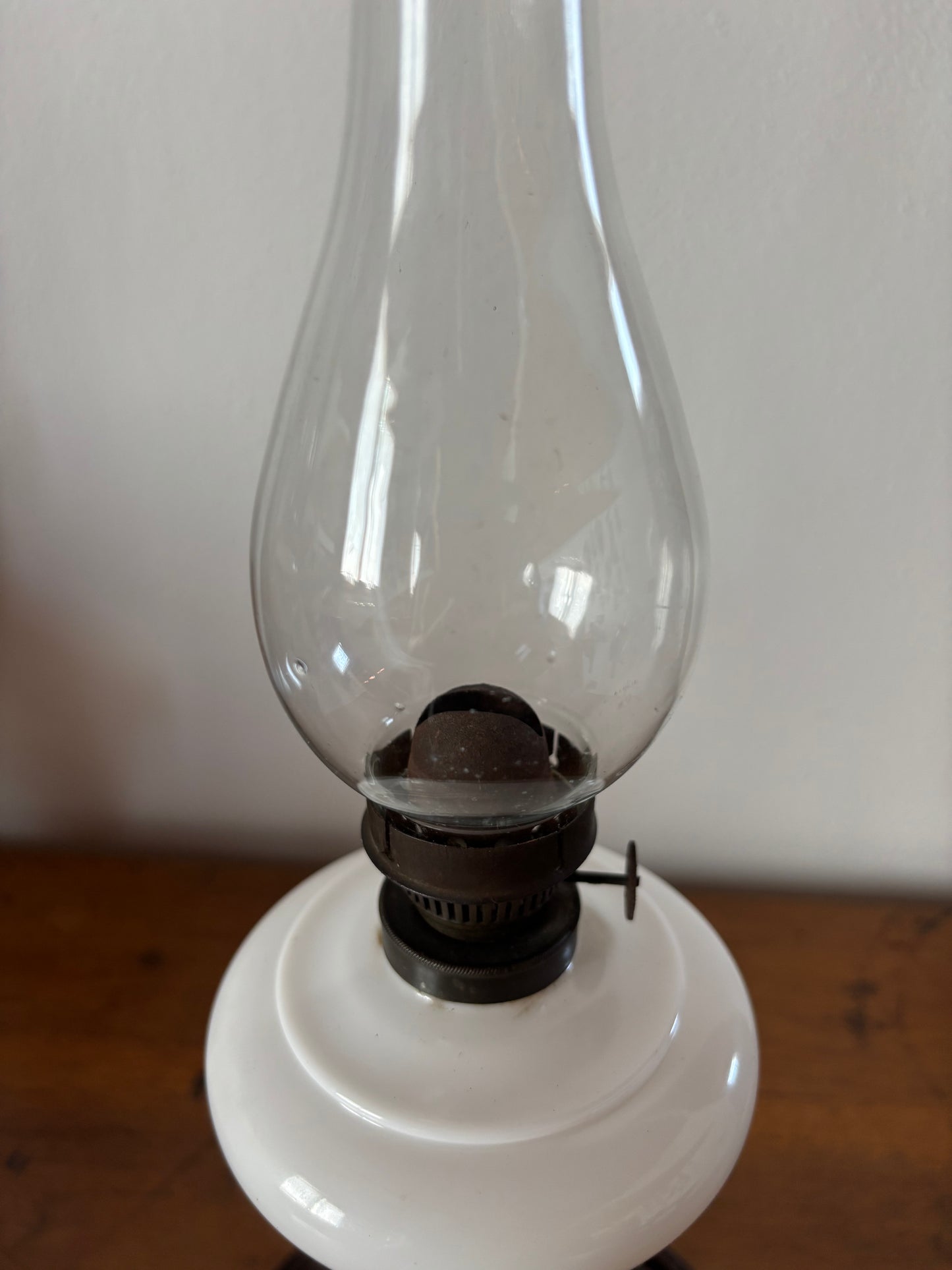 Lampada a Petrolio Antica in Ceramica e Metallo – Anni '20-'40 – Stile Art Déco