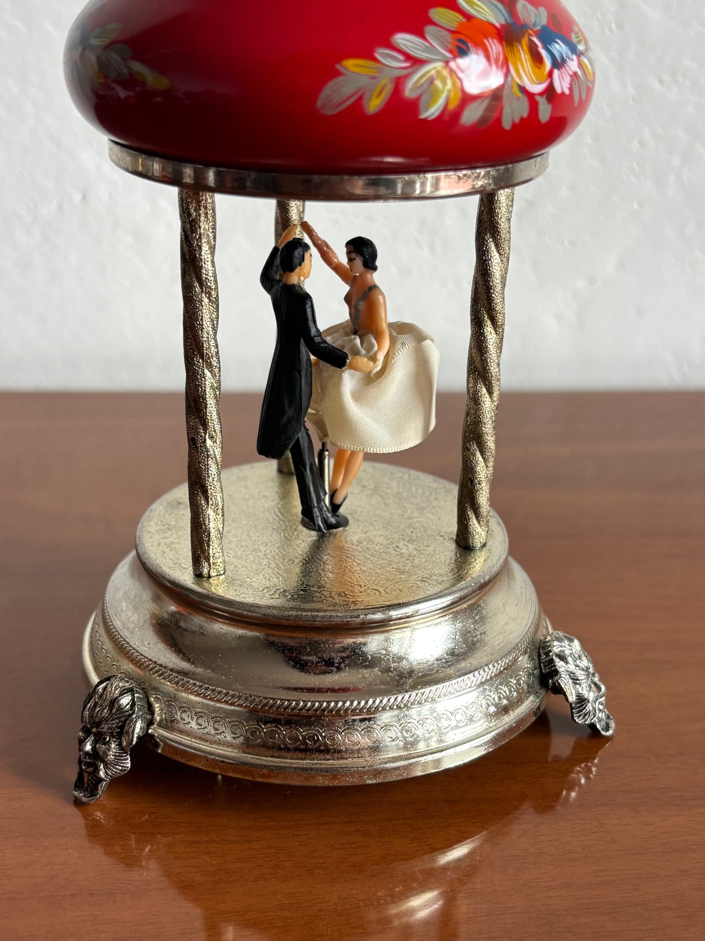 Vintage‑Feuerzeug mit Reuge‑Spieluhr