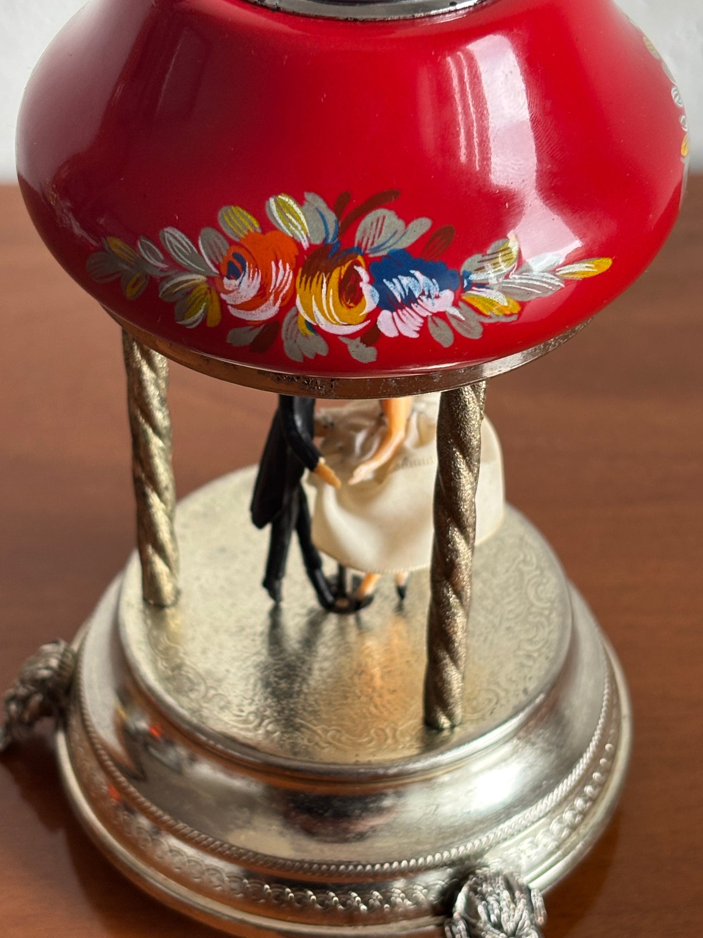 Vintage‑Feuerzeug mit Reuge‑Spieluhr