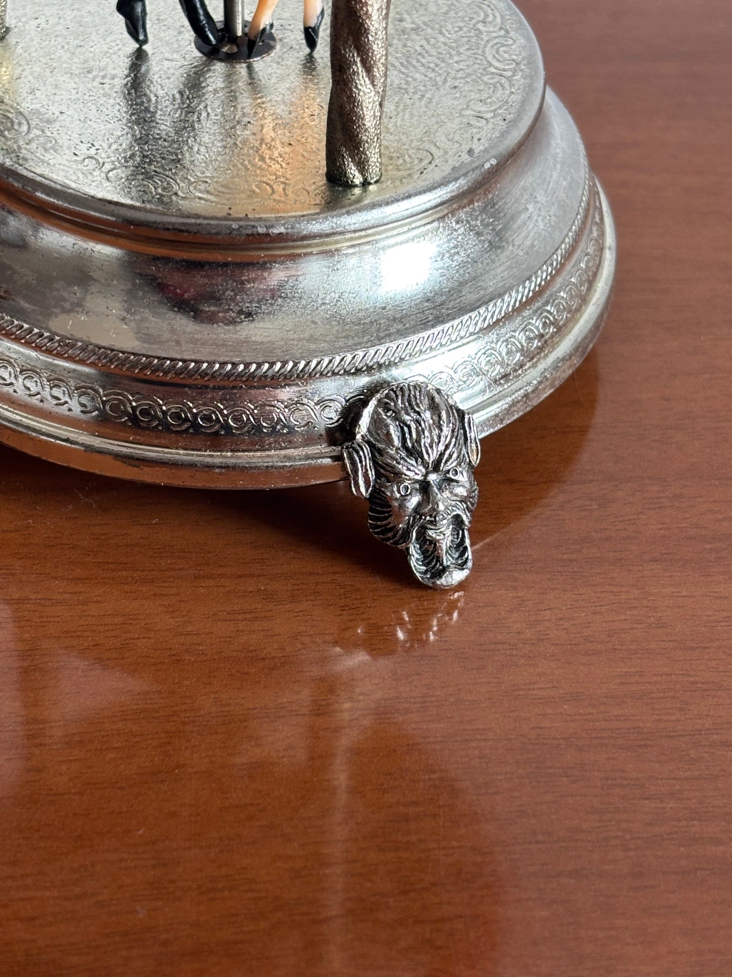 Vintage‑Feuerzeug mit Reuge‑Spieluhr
