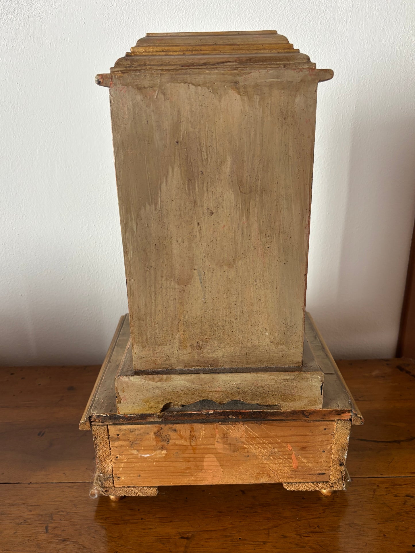 Antiker vergoldeter Holztabernakel mit Schublade – Sakrale Hauskapelle für Altar und Andacht