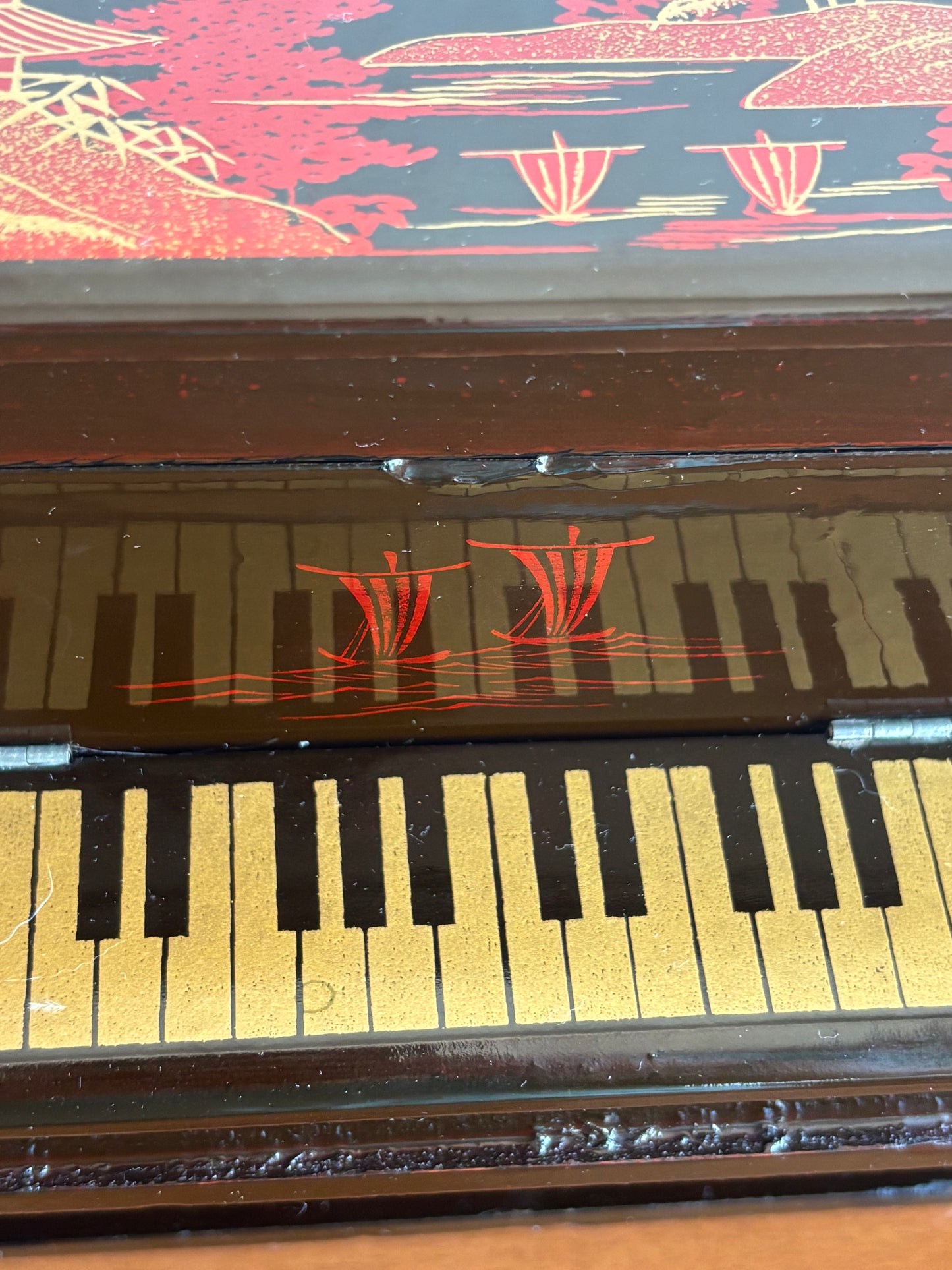 Portagioie giapponese vintage a forma di pianoforte con carillon funzionante