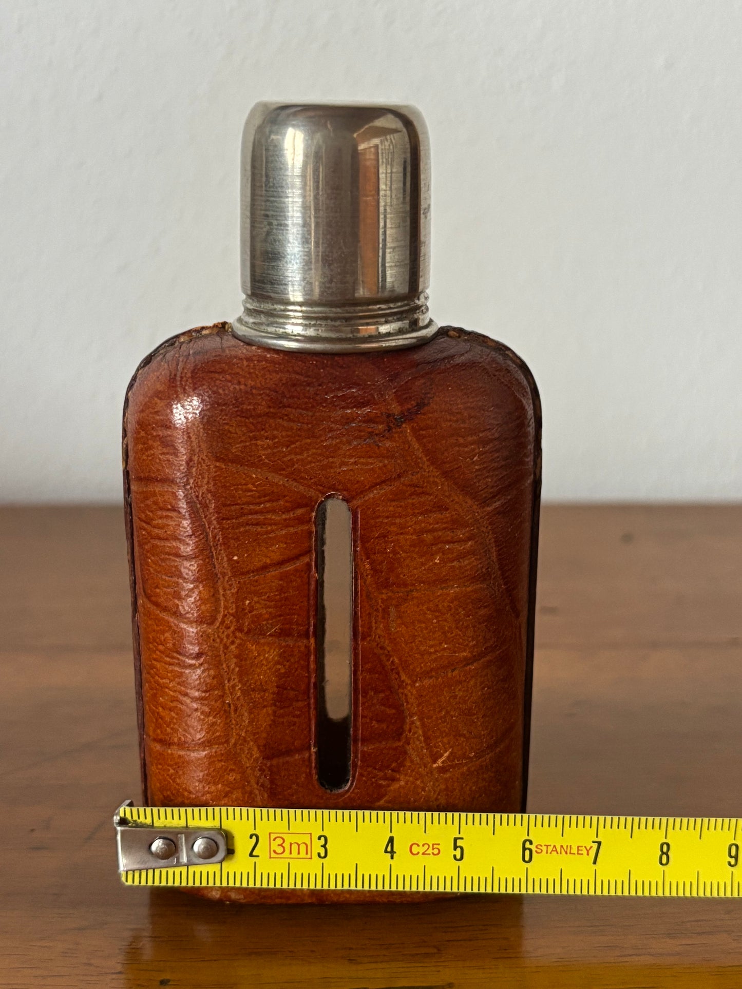Fiaschetta Tascabile Vintage in Vetro con Rivestimento e Tappo in Metallo