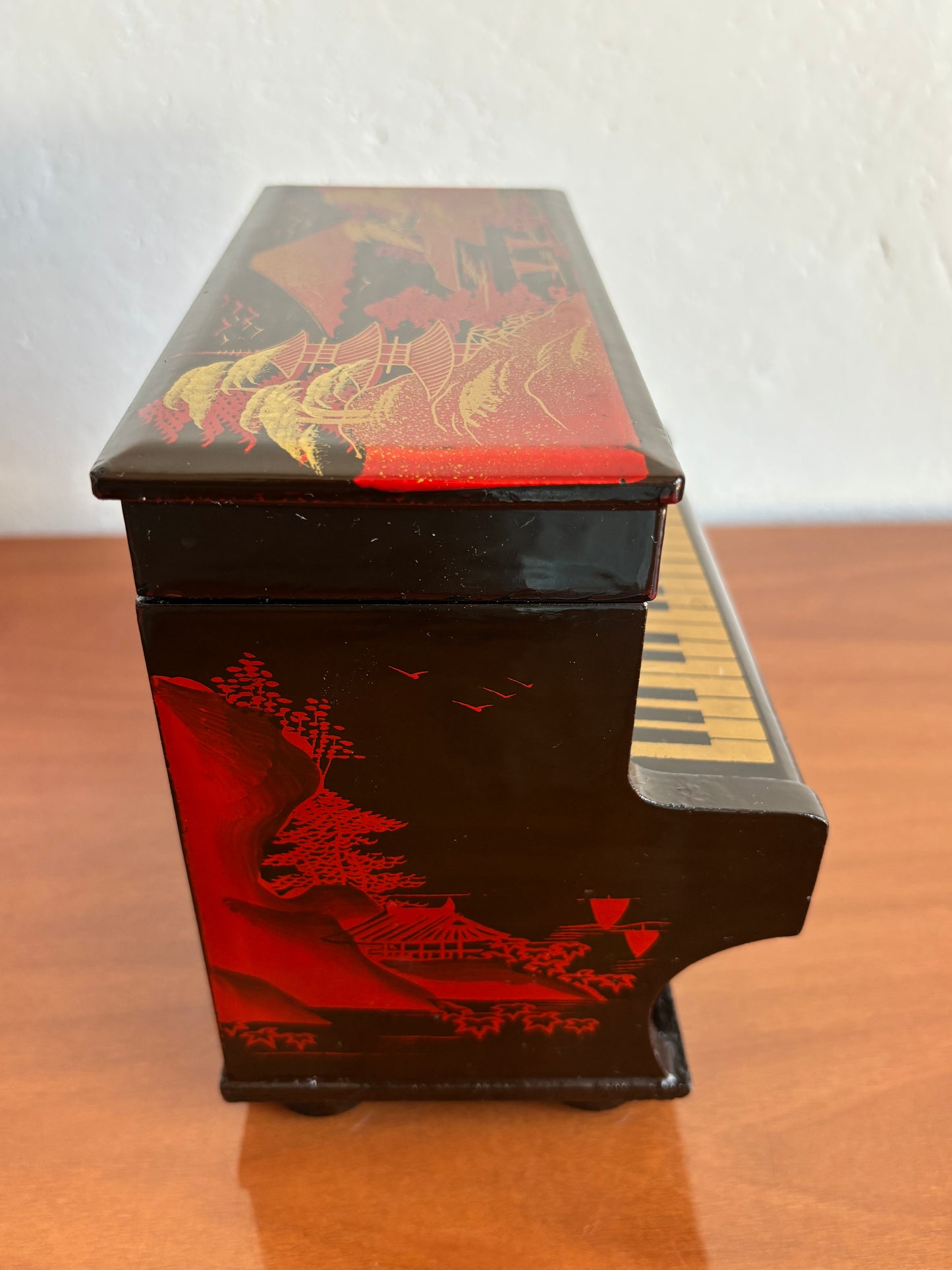 Portagioie giapponese vintage a forma di pianoforte con carillon funzionante
