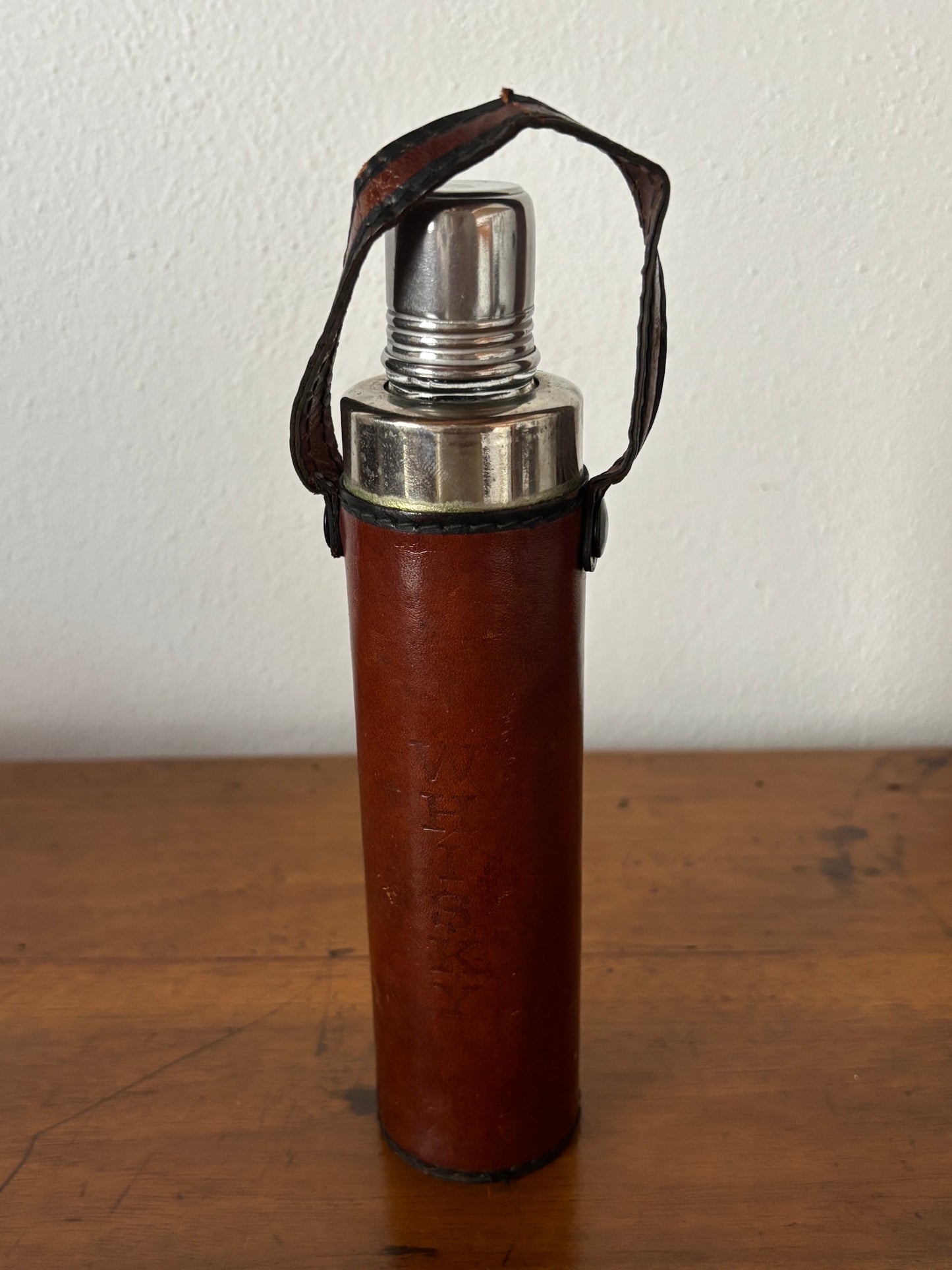 Fiaschetta Portatile per Whisky Vintage in Vetro con Rivestimento in Similpelle e Coperchio in Metallo