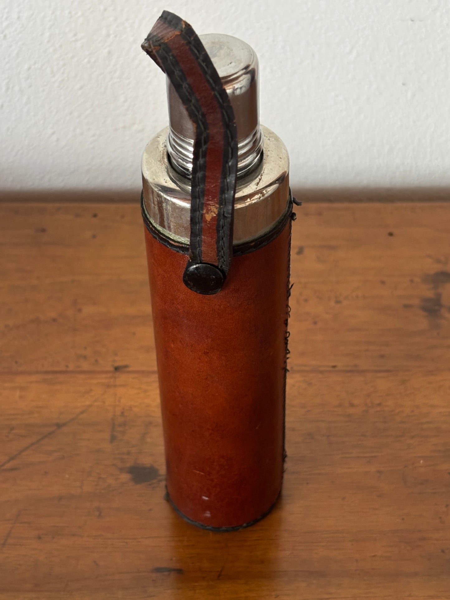 Fiaschetta Portatile per Whisky Vintage in Vetro con Rivestimento in Similpelle e Coperchio in Metallo