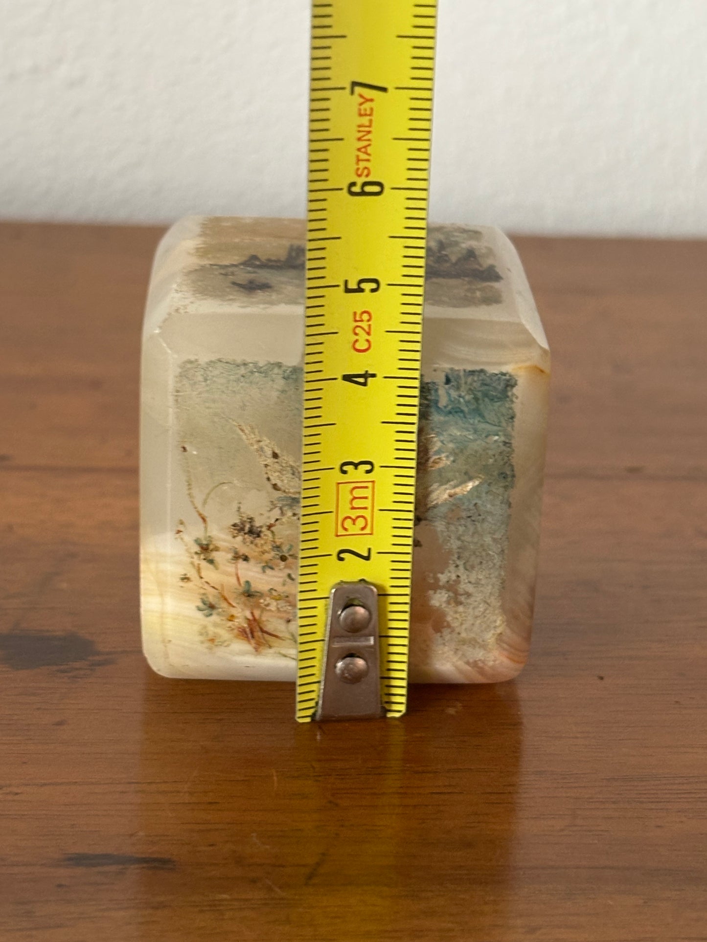 Cubo Fermacarte in Onice con Dipinti a Mano – Vedute della Laguna Veneziana