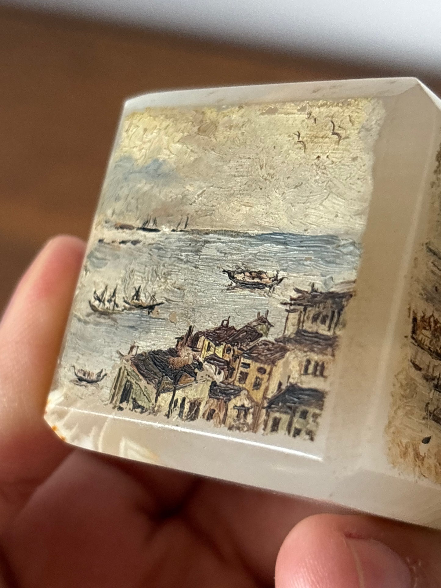 Cubo Fermacarte in Onice con Dipinti a Mano – Vedute della Laguna Veneziana
