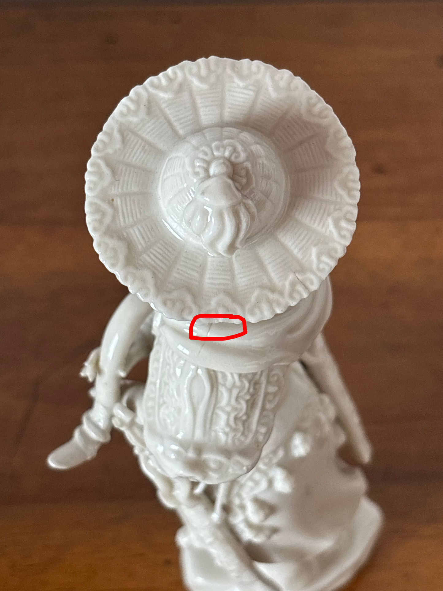 Statuina in Ceramica Bianca Cinese – Arciere Tradizionale