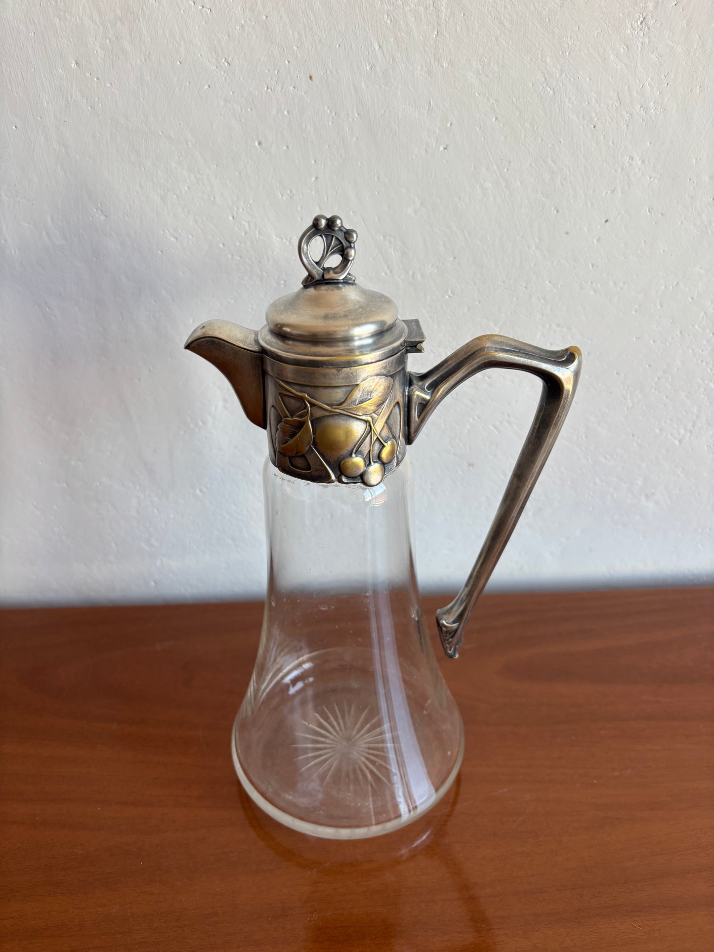 Vintage Liberty‑Style Carafe in Glass and Silvered Metal – Timeless Elegance