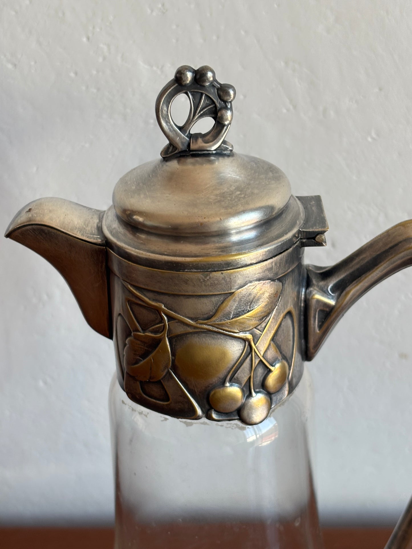 Vintage Liberty‑Style Carafe in Glass and Silvered Metal – Timeless Elegance
