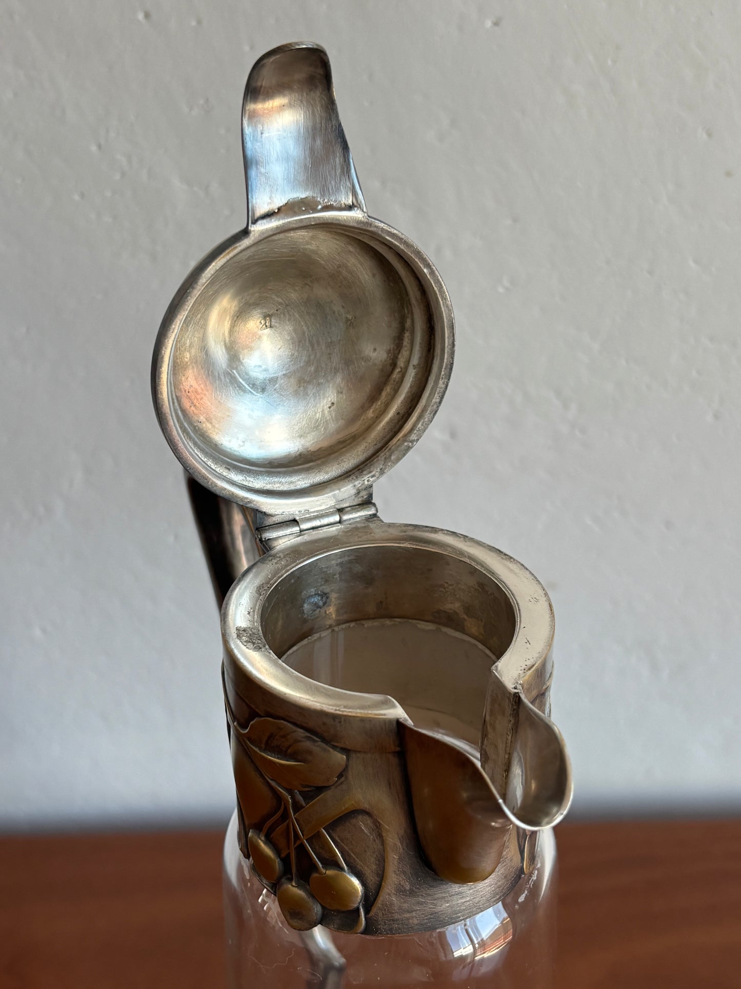 Vintage Liberty‑Style Carafe in Glass and Silvered Metal – Timeless Elegance