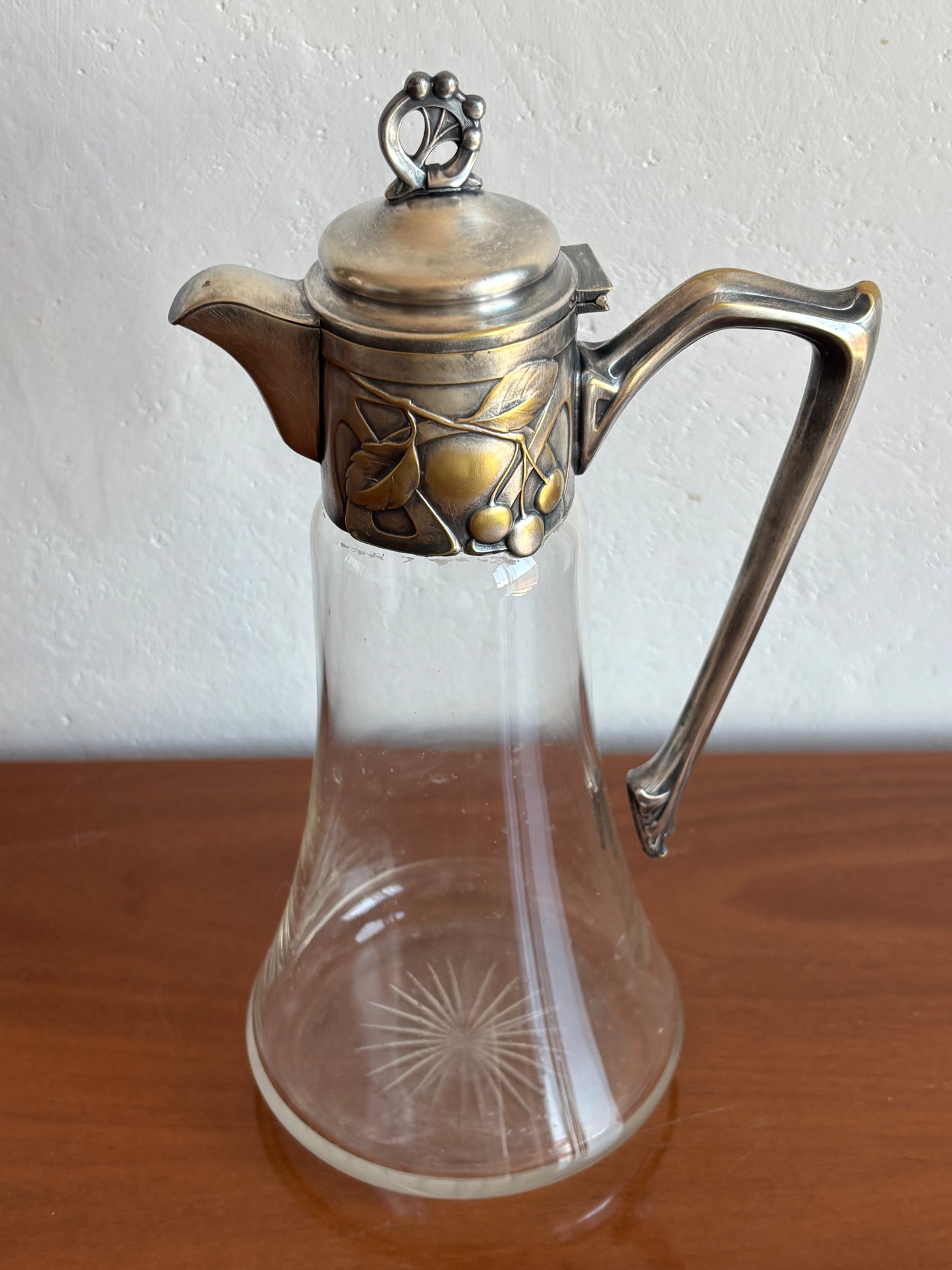 Vintage Liberty‑Style Carafe in Glass and Silvered Metal – Timeless Elegance