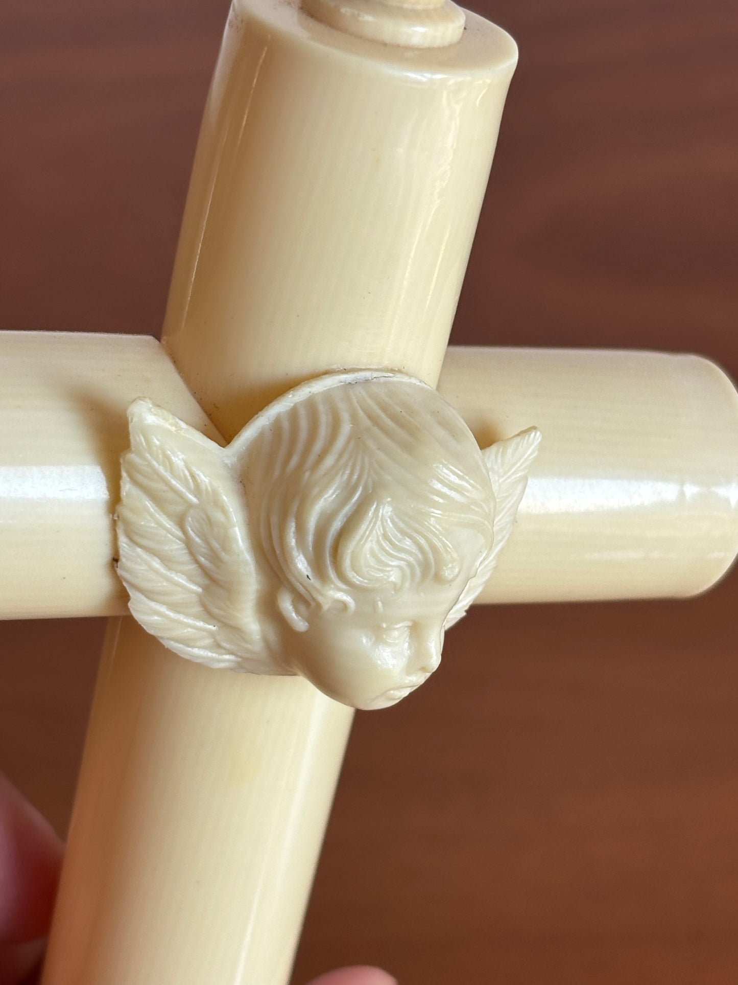 Französisches Wiegenkreuz mit Schutzengelchen