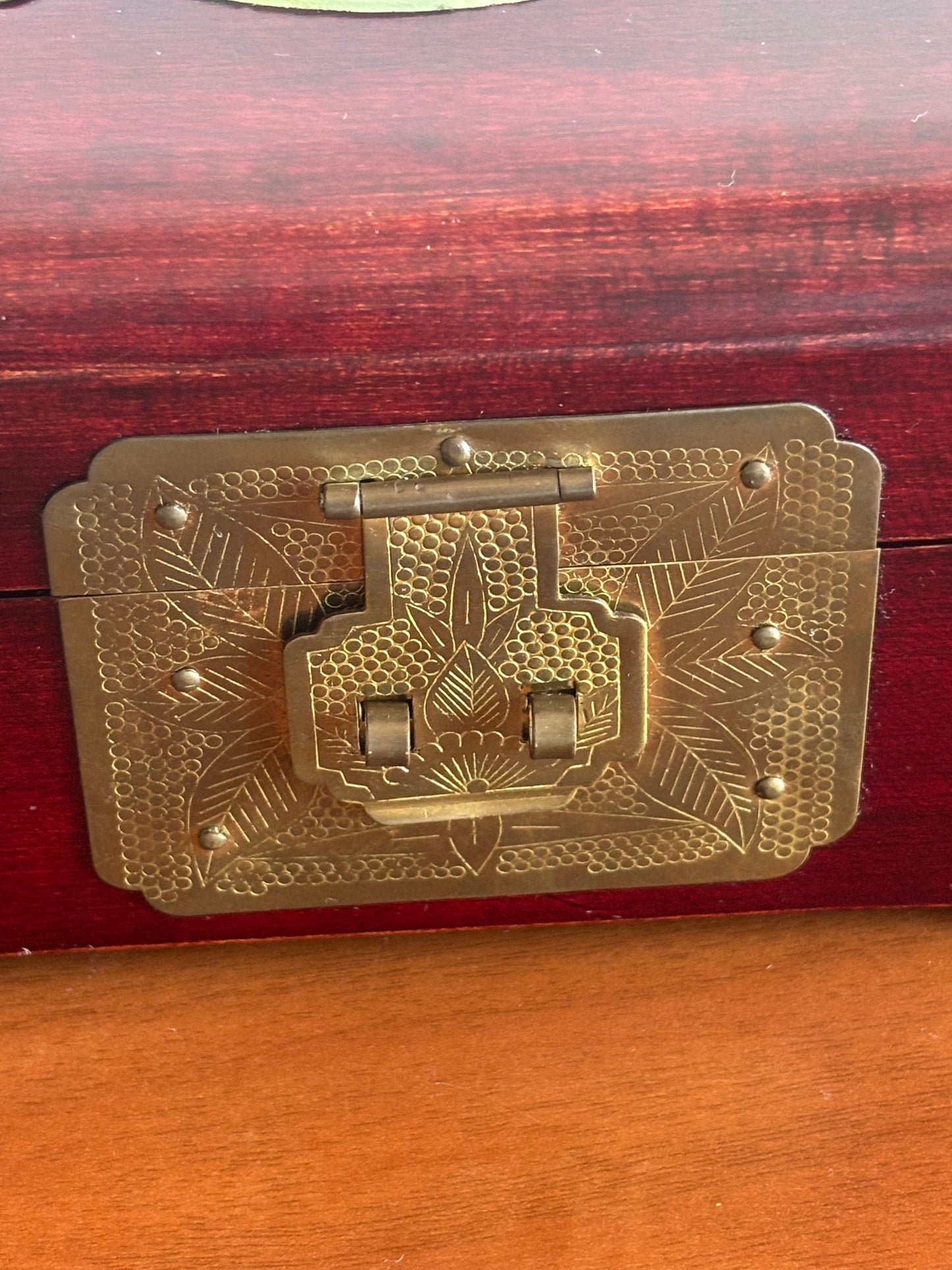 Portagioie vintage con carillon – Shanghai, lavorazione in legno e metallo