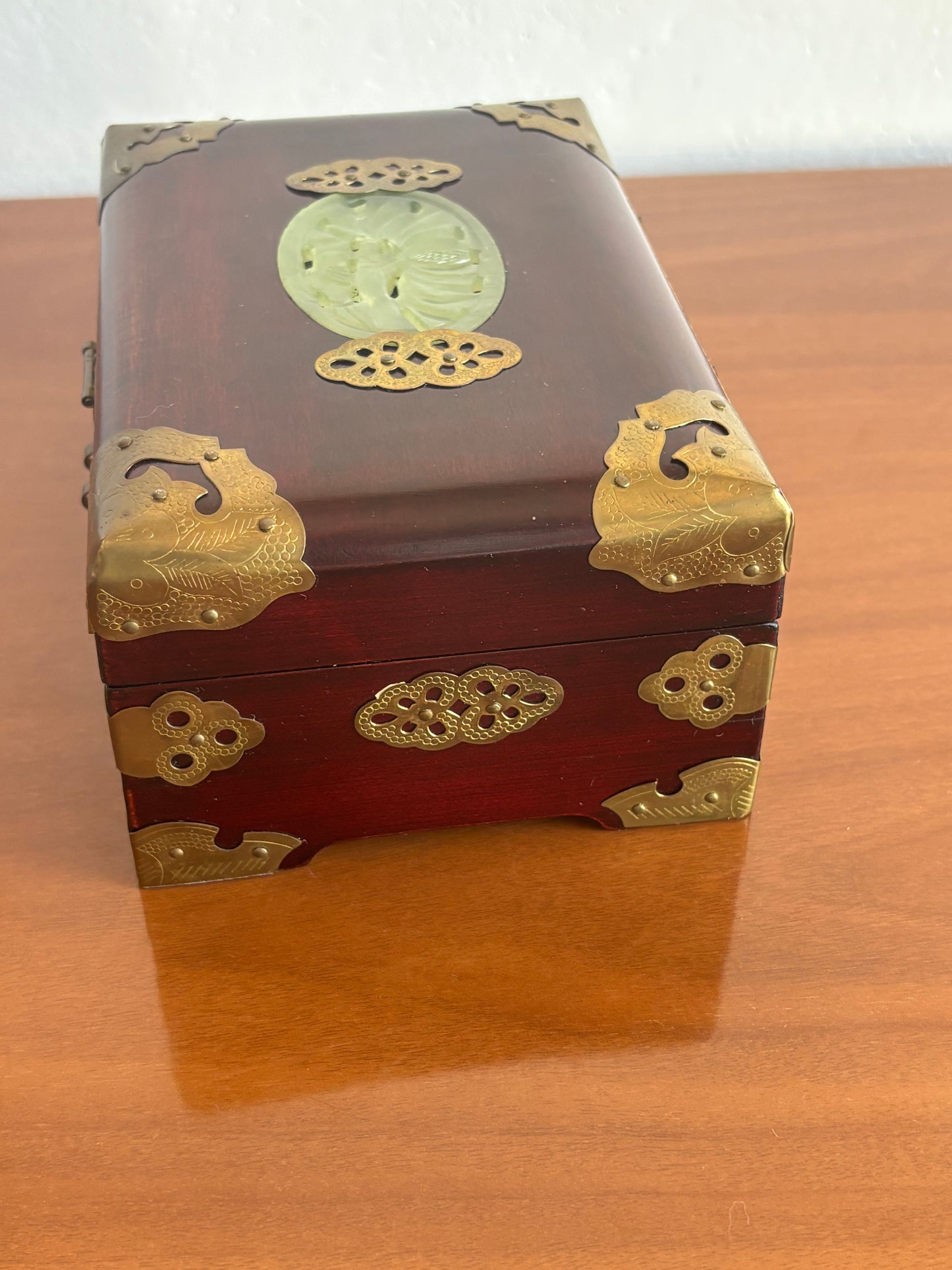 Portagioie vintage con carillon – Shanghai, lavorazione in legno e metallo