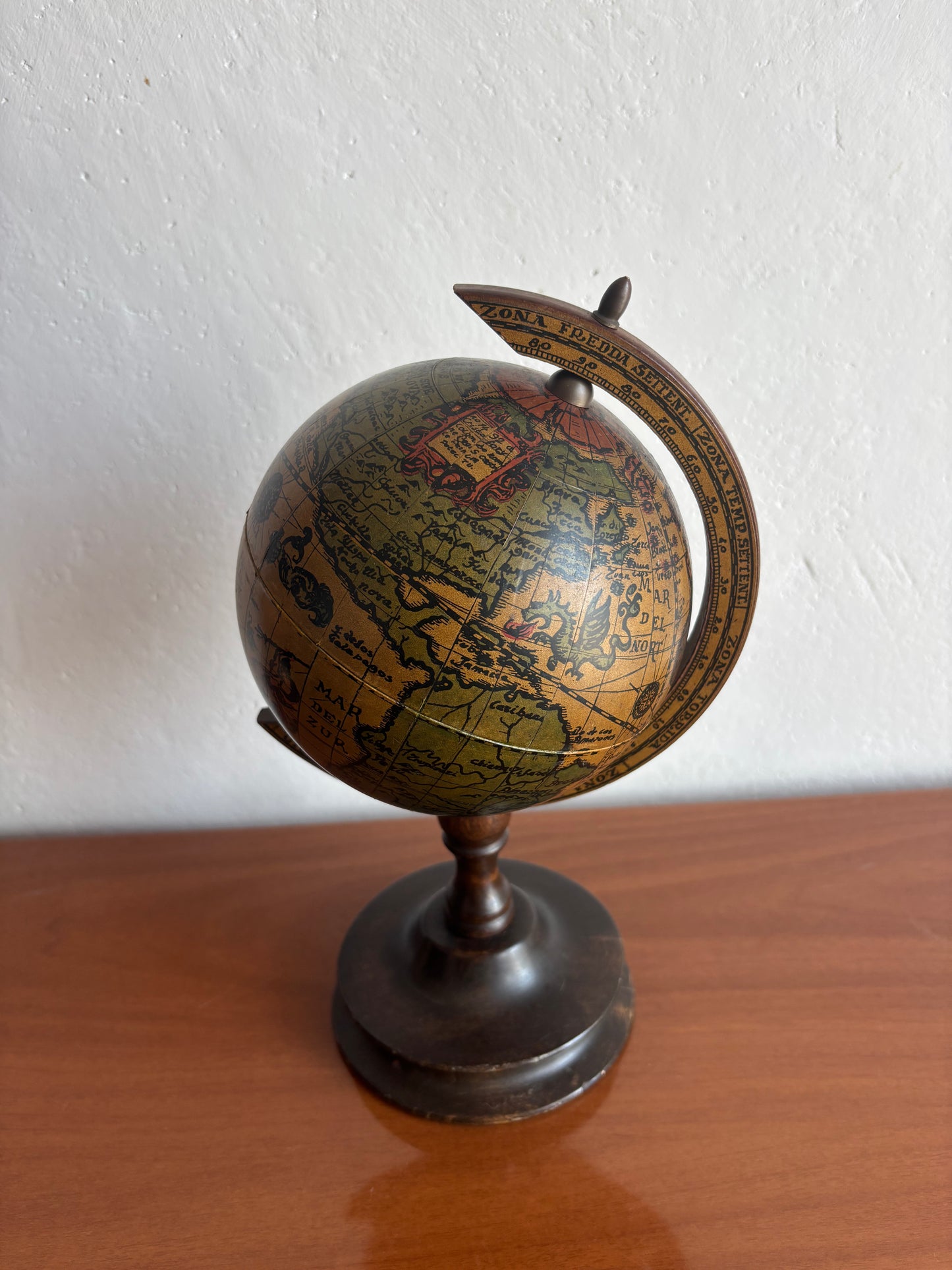 Vintage‑Globus mit Spieluhr – Melodie „Doktor Schiwago“