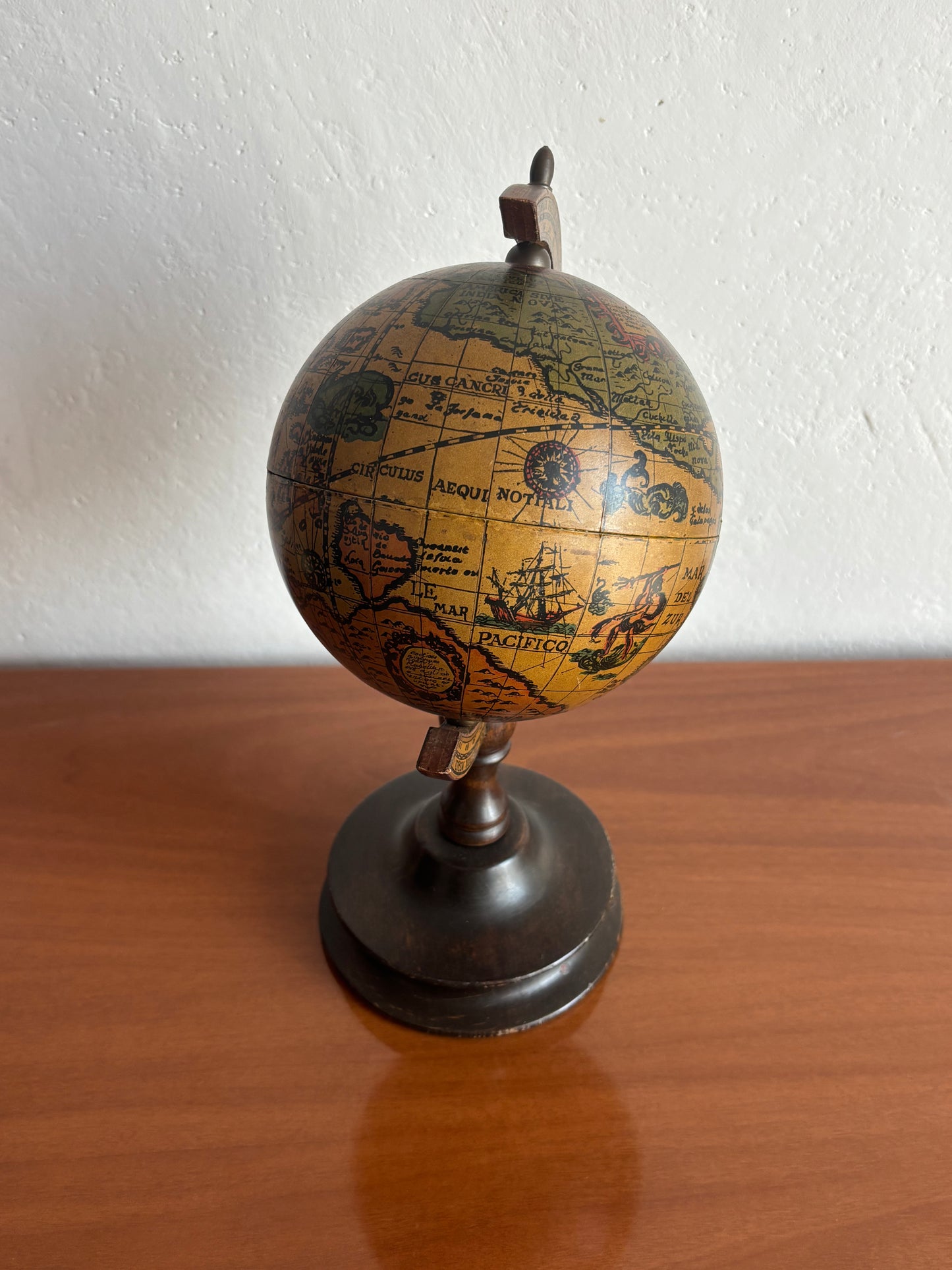 Vintage‑Globus mit Spieluhr – Melodie „Doktor Schiwago“
