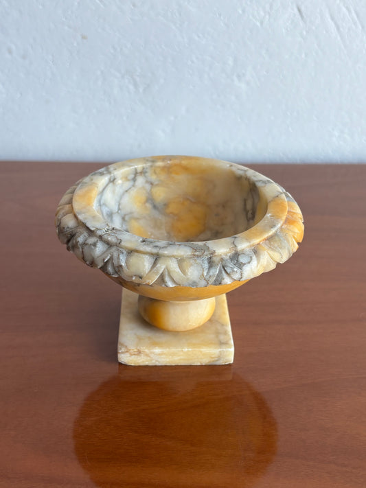 Fontanella da tavolo in alabastro giallo