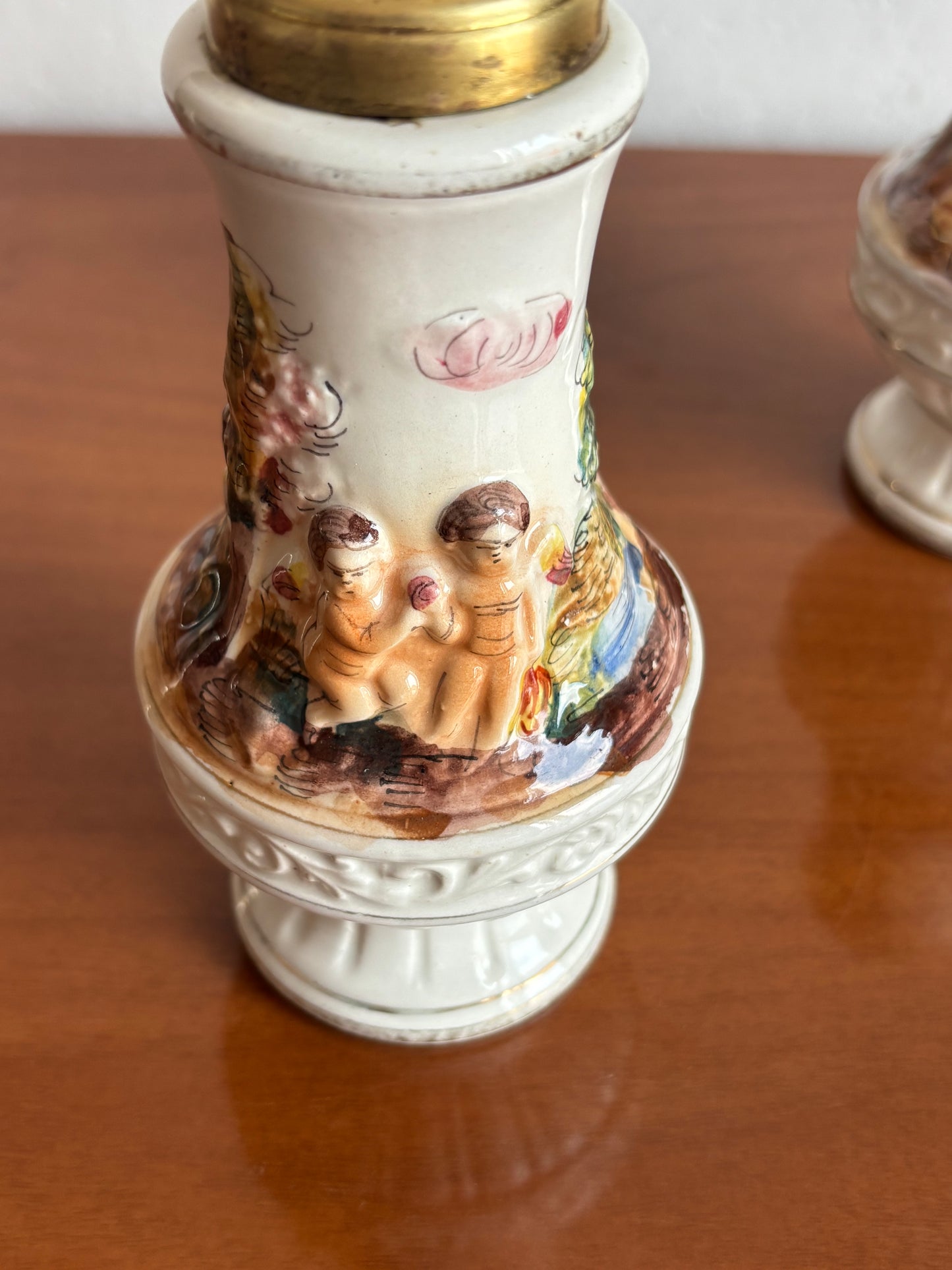Set Sale e Pepe in Ceramica Stile Capodimonte con Decorazioni a Rilievo