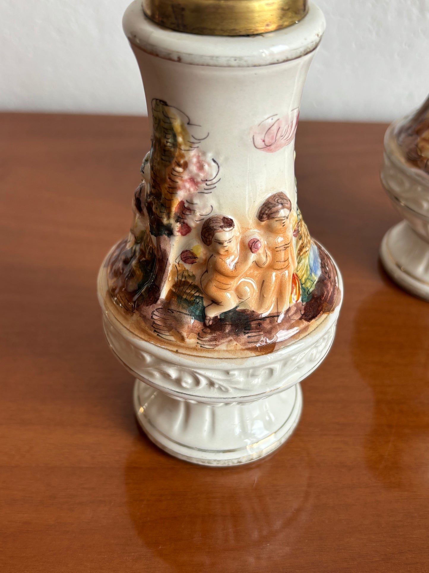 Set Sale e Pepe in Ceramica Stile Capodimonte con Decorazioni a Rilievo
