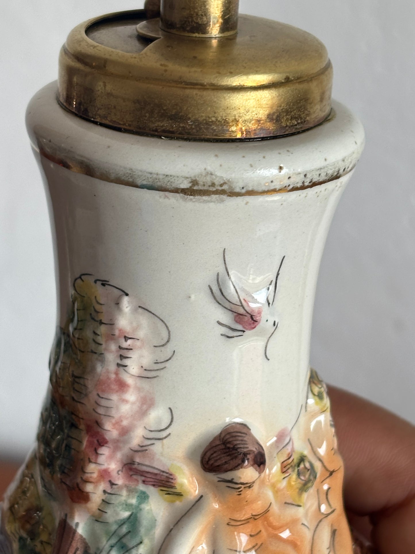 Set Sale e Pepe in Ceramica Stile Capodimonte con Decorazioni a Rilievo