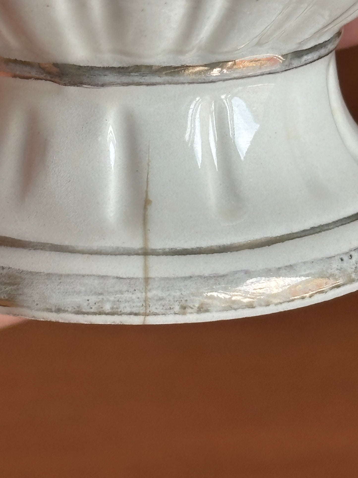 Set Sale e Pepe in Ceramica Stile Capodimonte con Decorazioni a Rilievo