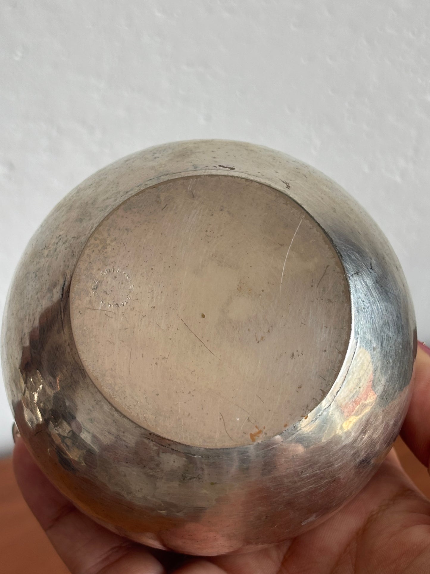 Accendino Space Age in Metallo Martellato – Modernariato Italiano Anni ’70 (Atelier des Orfèvres)