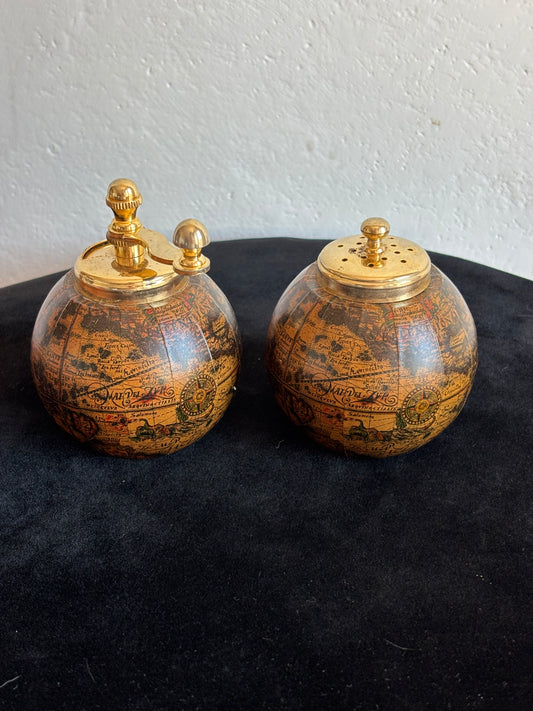 Vintage Globe Salt and Pepper Set – Antique‑Style Kitchen Decor  
