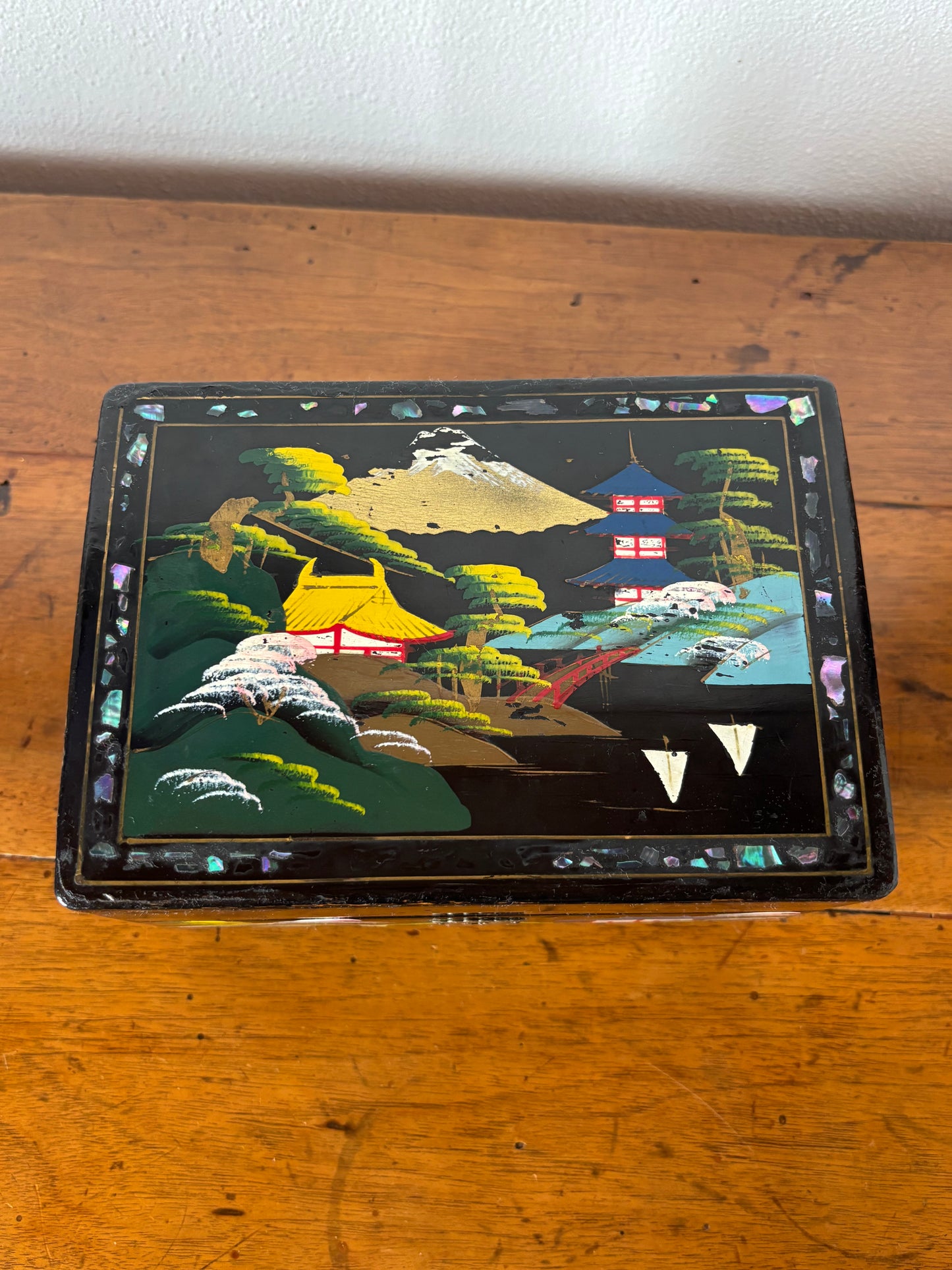 Portagioie giapponese vintage con carillon funzionante – coppia danzante e fiori