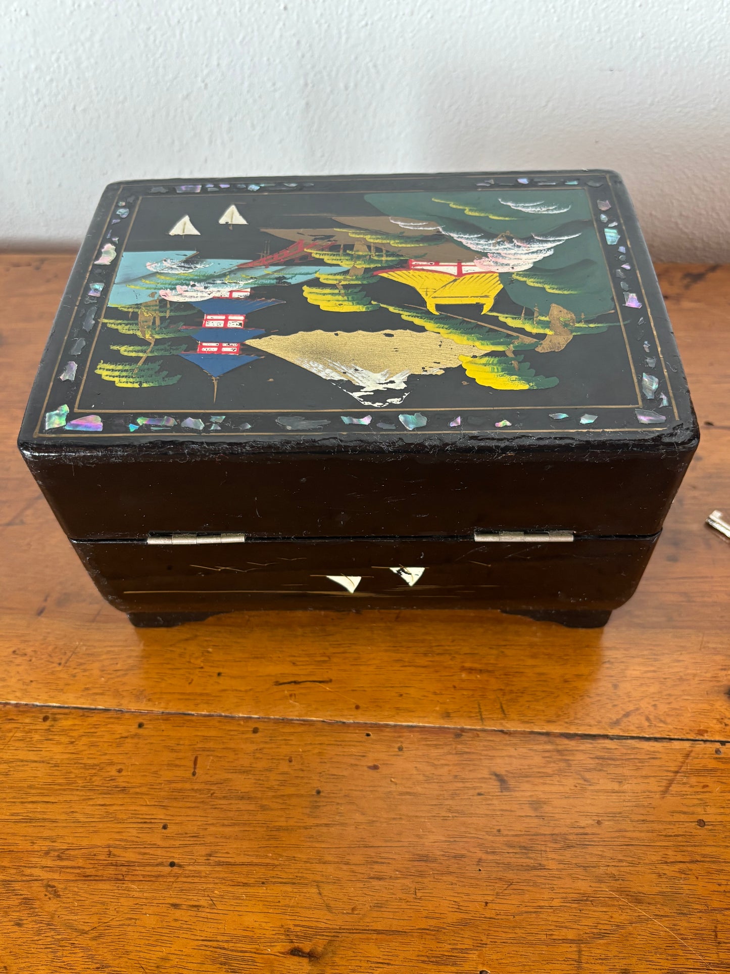 Portagioie giapponese vintage con carillon funzionante – coppia danzante e fiori