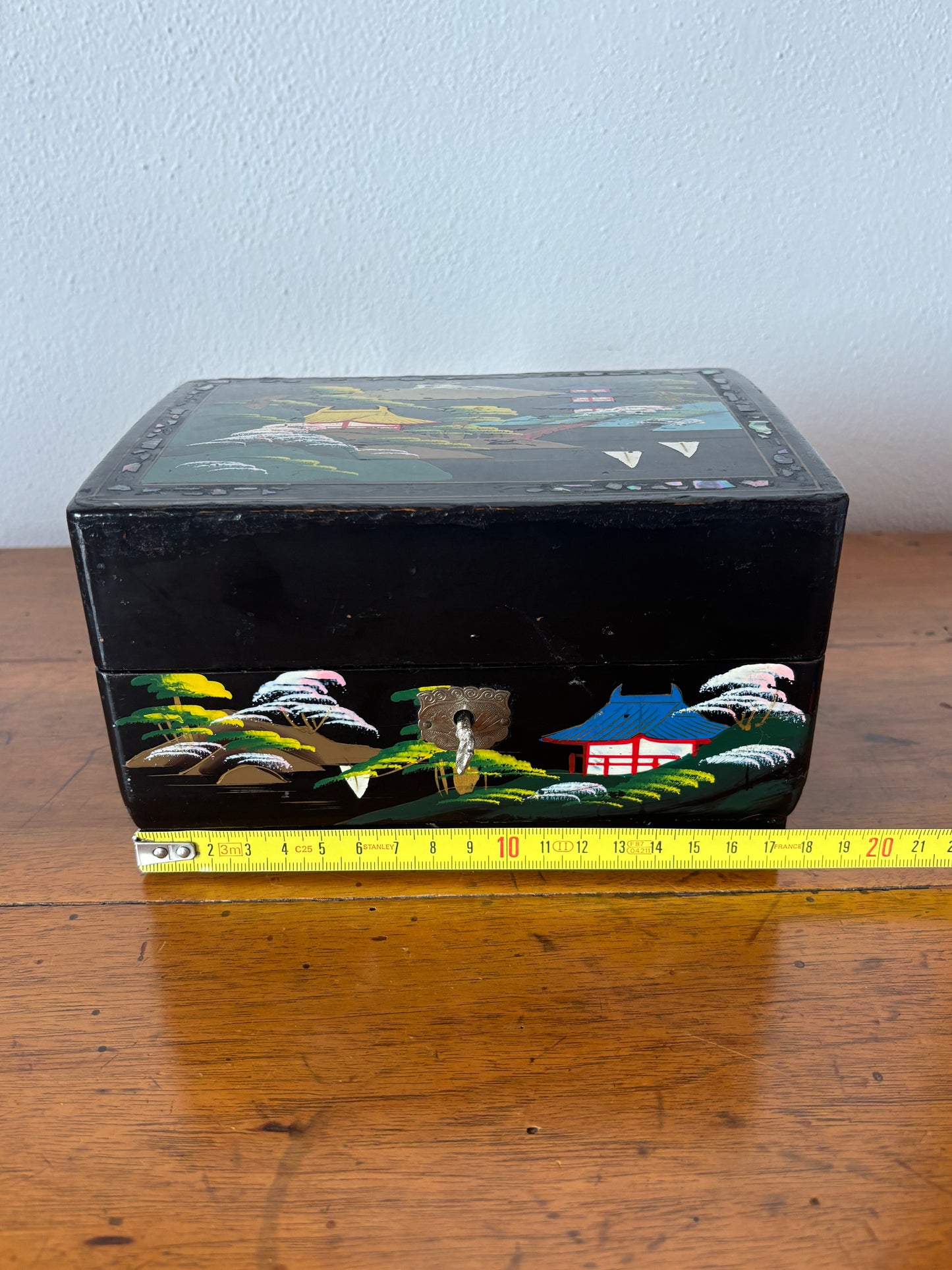 Portagioie giapponese vintage con carillon funzionante – coppia danzante e fiori