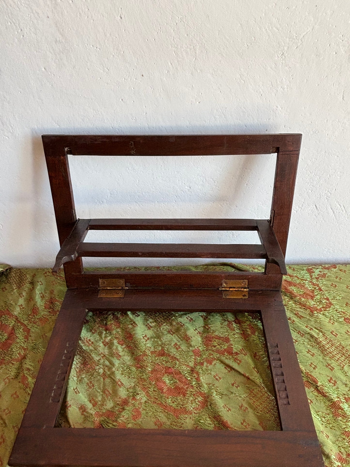 Vintage Wooden Book Stand – Adjustable Reading Support