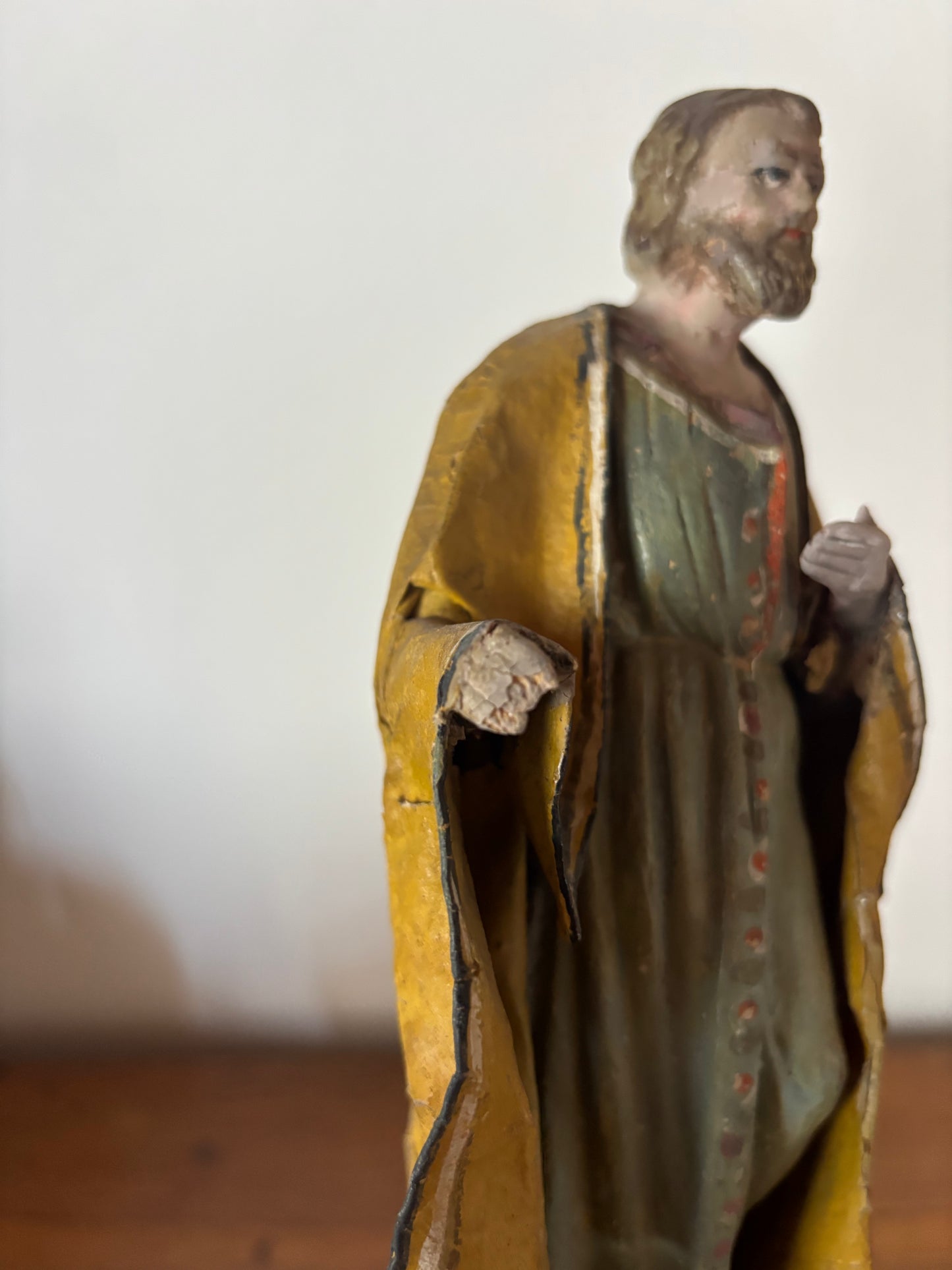 Statuina di San Giuseppe in terracotta con abiti in cartapesta