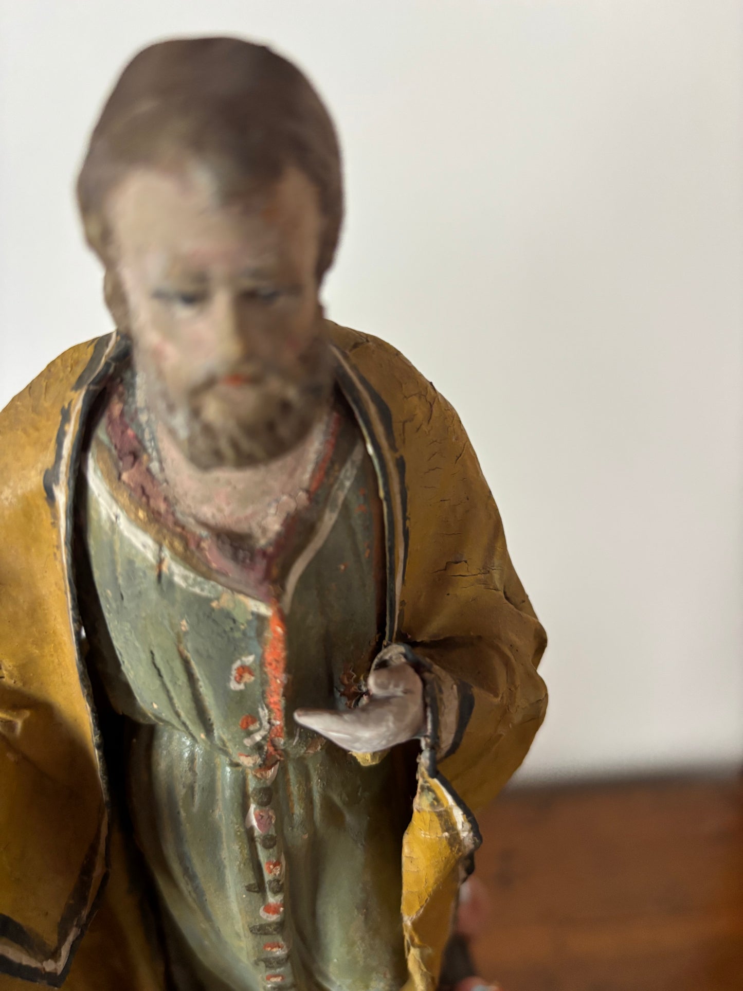 Statuina di San Giuseppe in terracotta con abiti in cartapesta