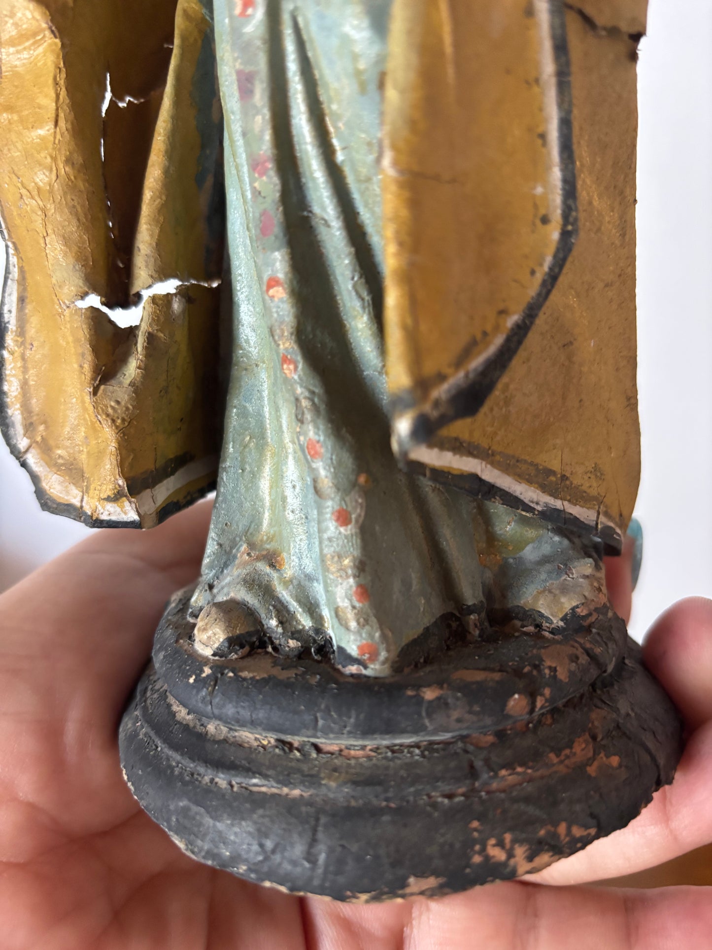 Statuina di San Giuseppe in terracotta con abiti in cartapesta