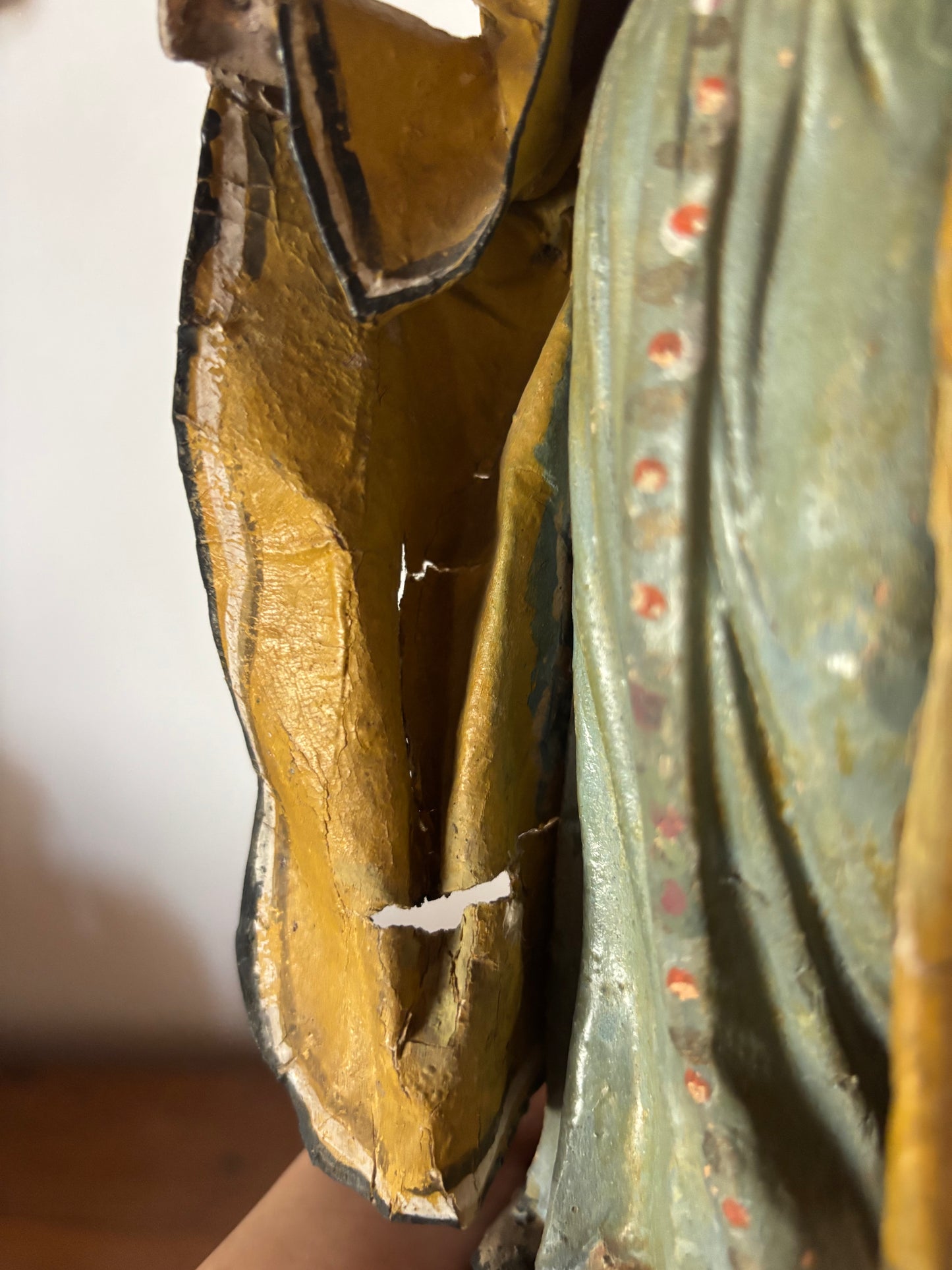 Statuina di San Giuseppe in terracotta con abiti in cartapesta