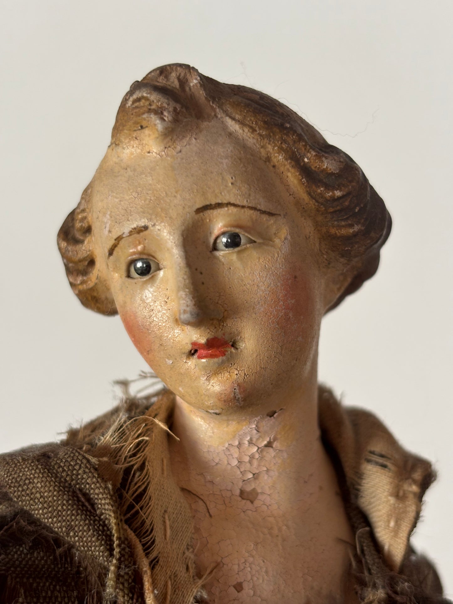 Santo in Terracotta, Paglia e Occhi di Vetro su Base in Marmo