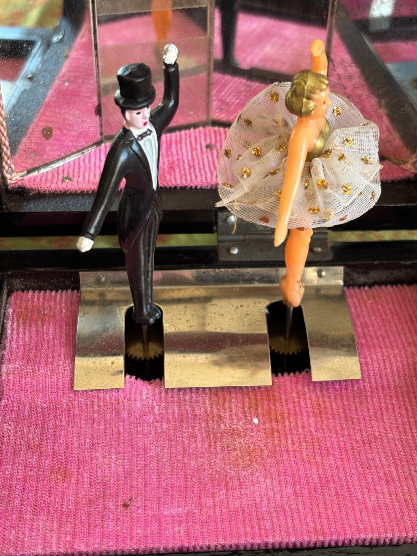 Portagioie giapponese vintage con carillon funzionante – coppia danzante, laccatura nera e interni rosa