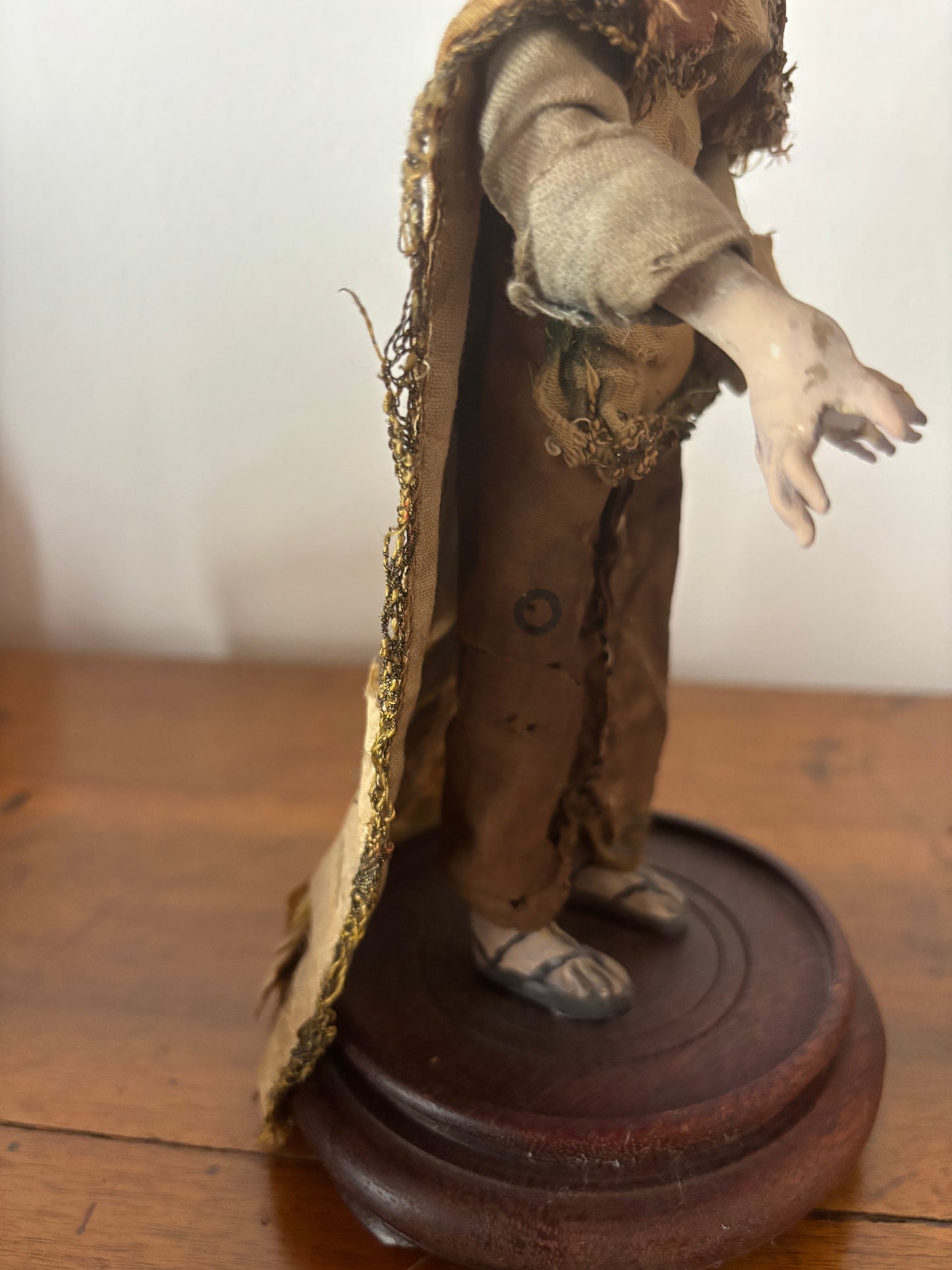 Neapolitanische Krippenfigur aus Terrakotta mit Glasaugen – Handgefertigte Figur aus vergangener Epoche