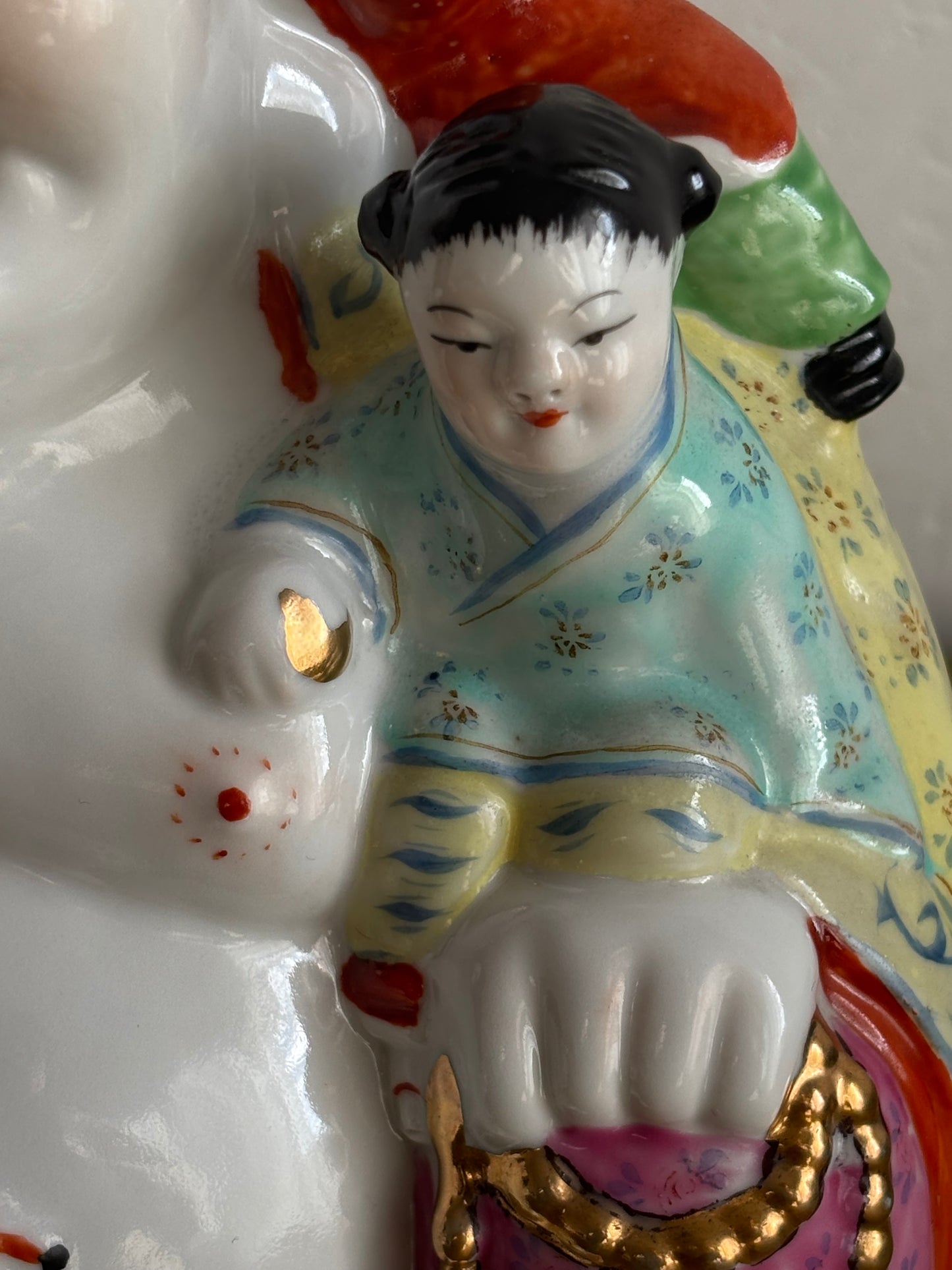 Budda della Felicità in Ceramica con Bambini